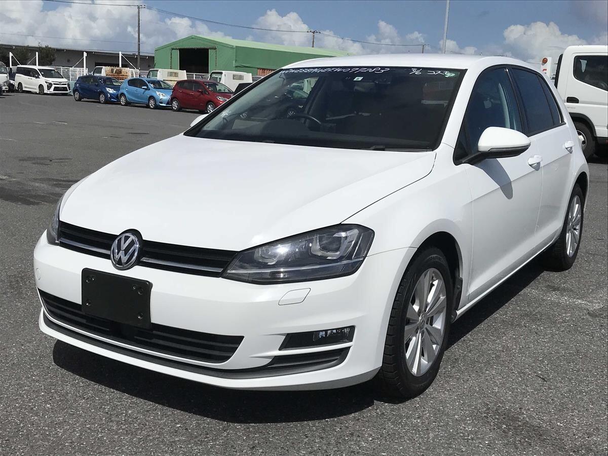 Volkswagen Golf view 4