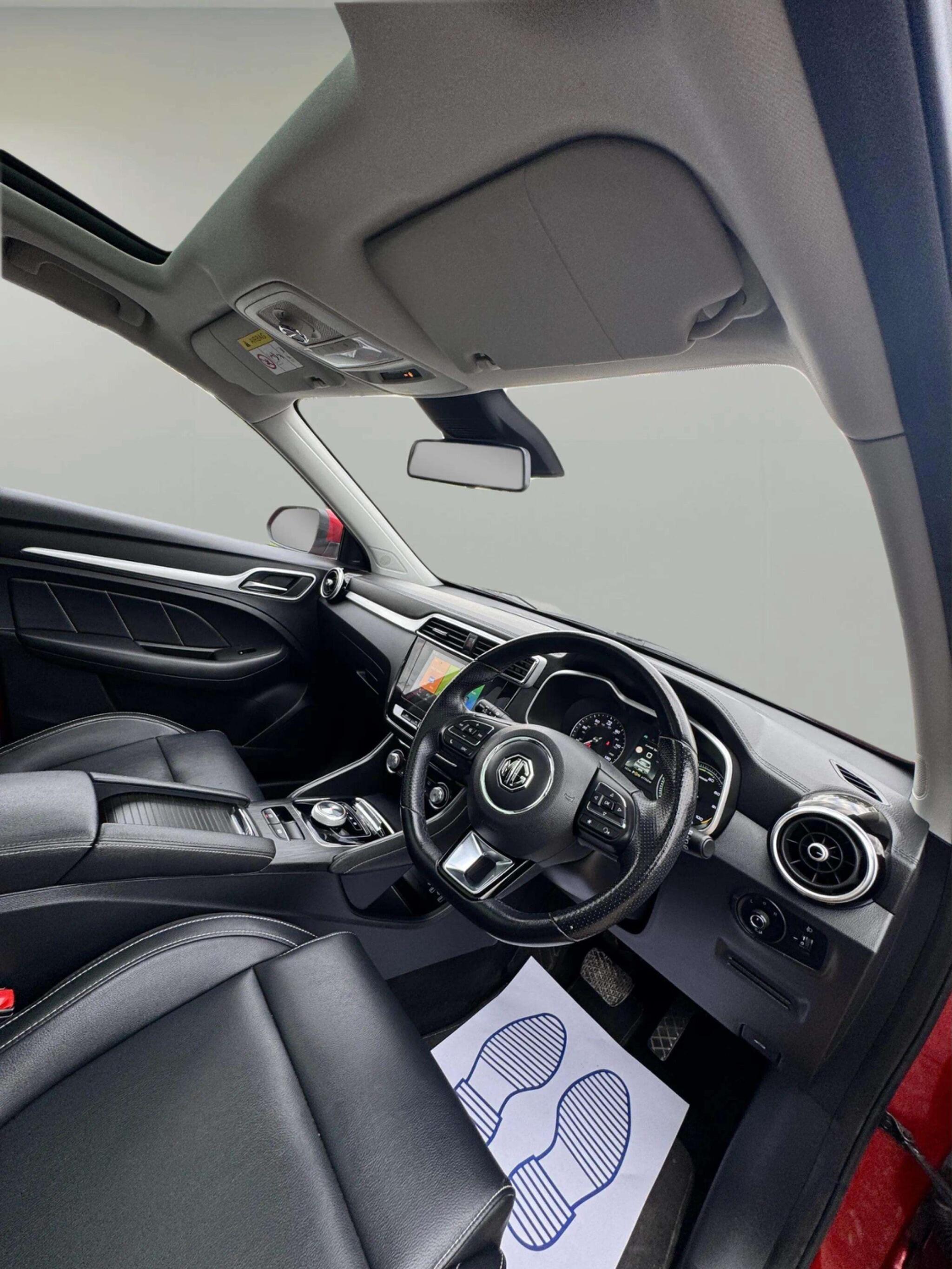 MG ZS view 34