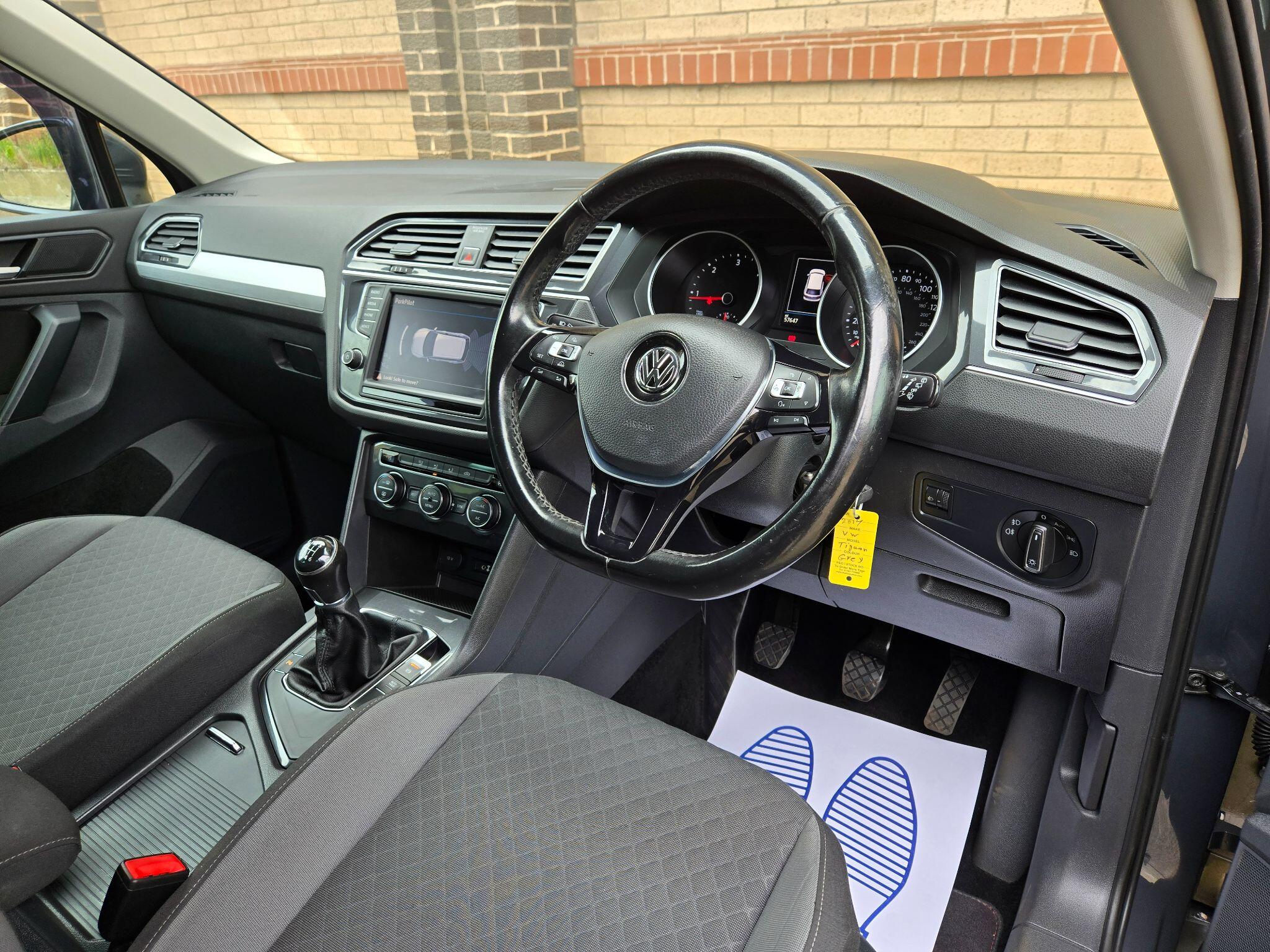 2017 Volkswagen Tiguan 2.0 TDI BlueMotion Tech SE Navigation Euro 6 (s/s) 5dr • 57,000 miles image 15