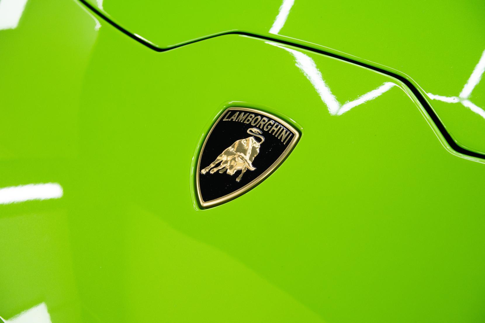 Lamborghini Huracan view 22