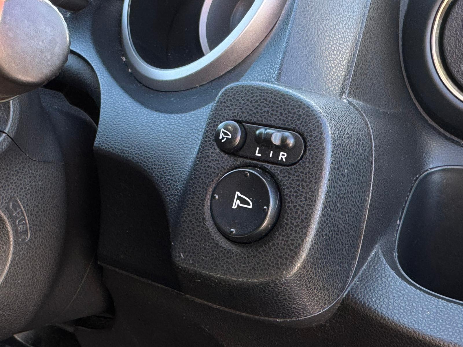 2013 Honda Jazz image 12