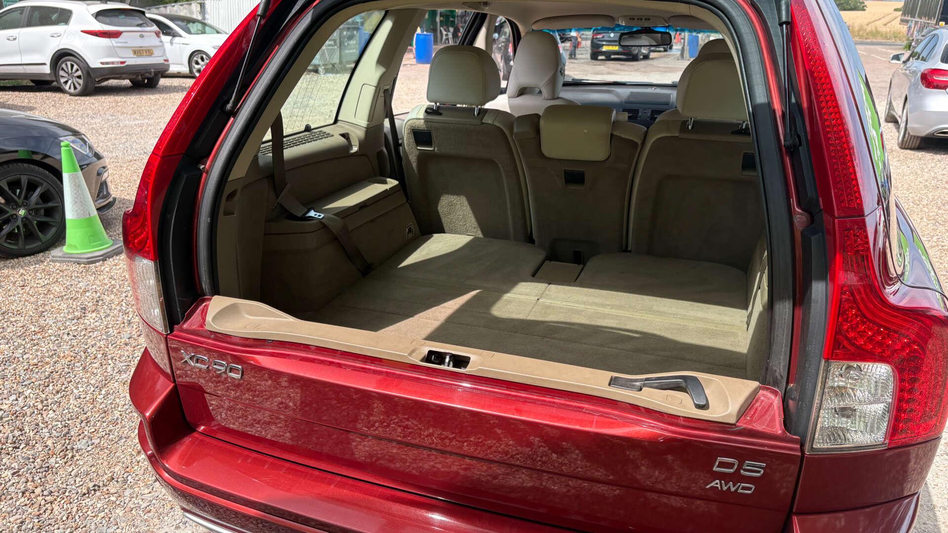 Volvo XC90 view 21