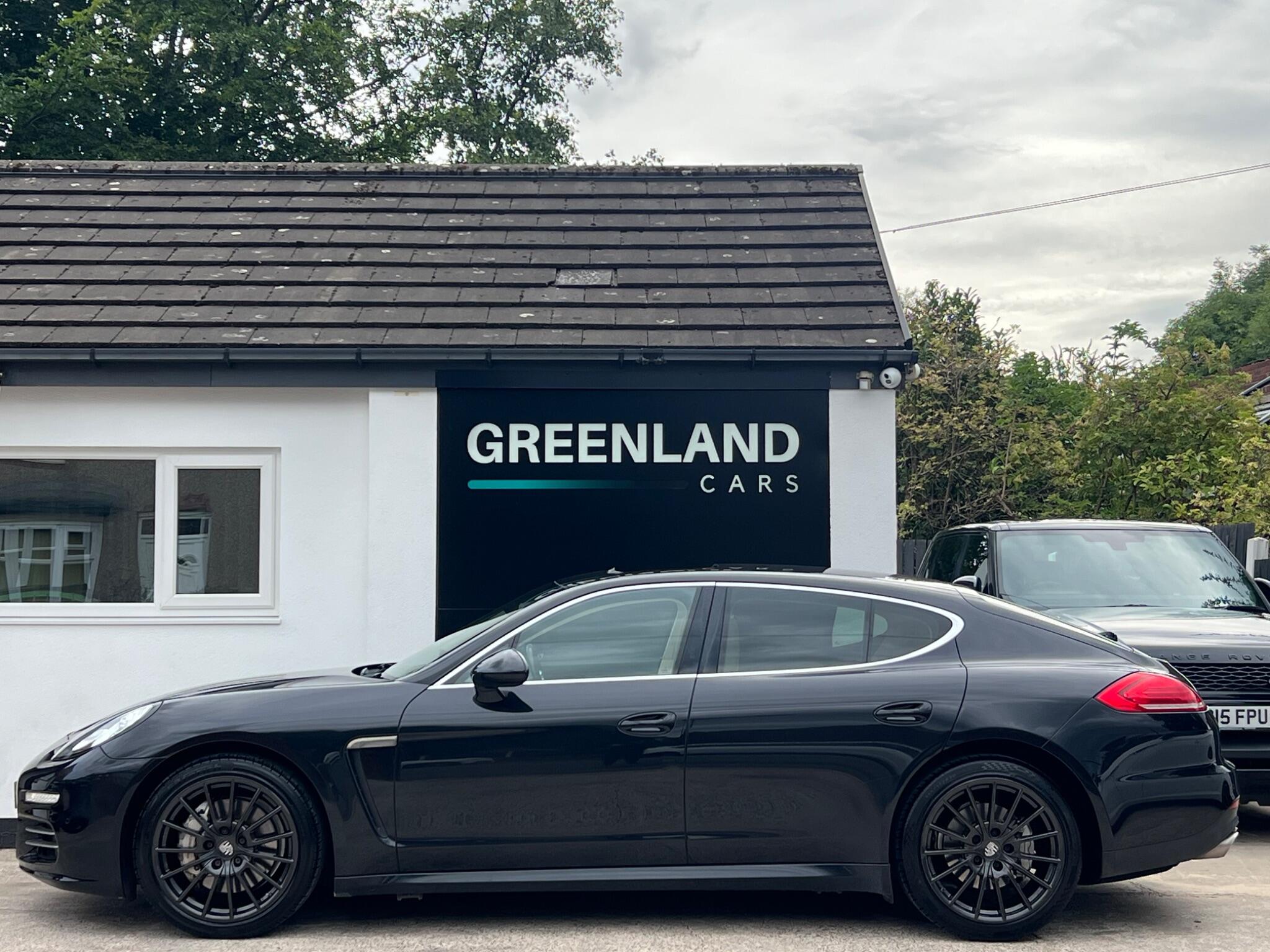 Porsche Panamera view 29