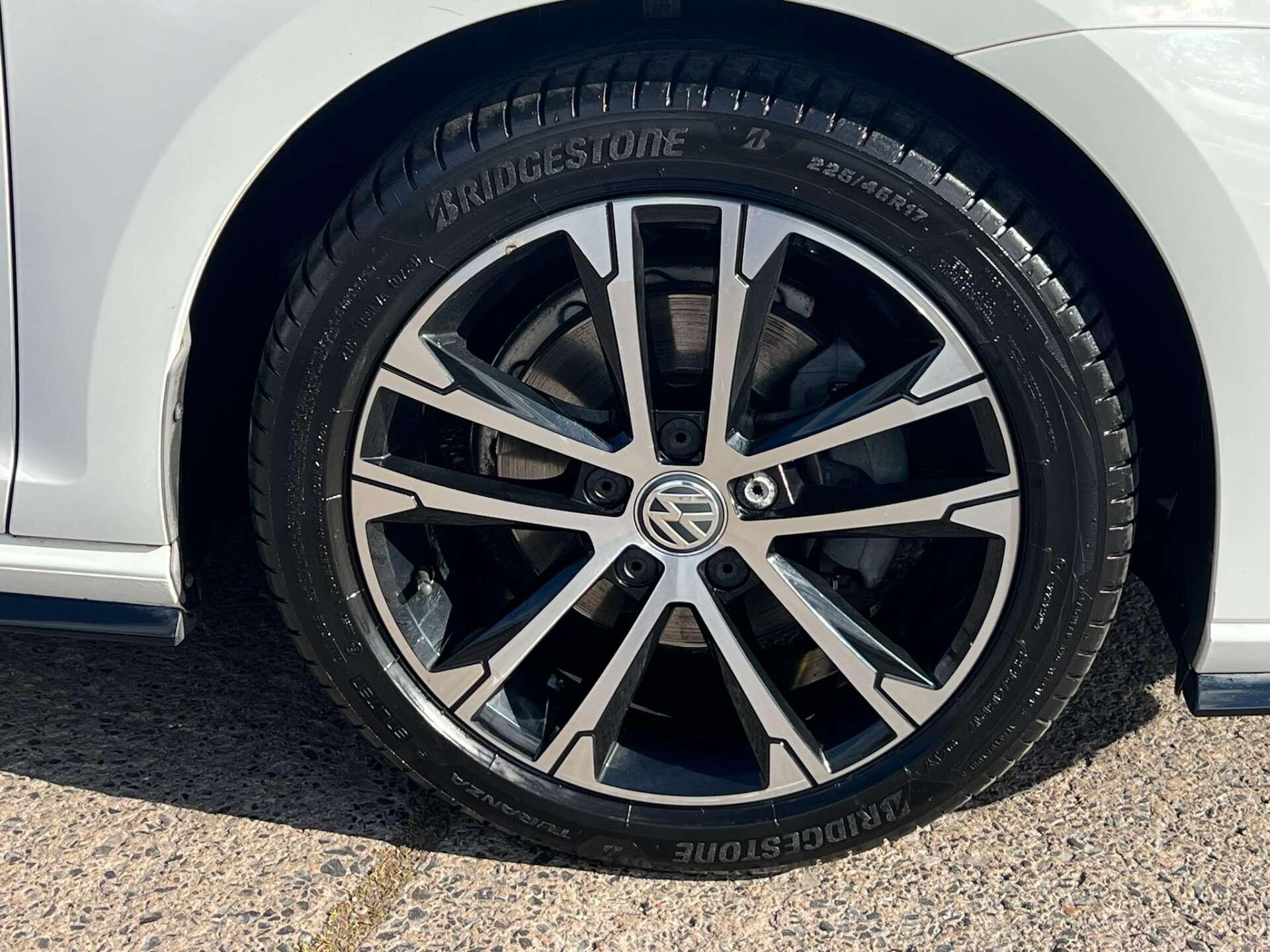 Volkswagen Golf view 49