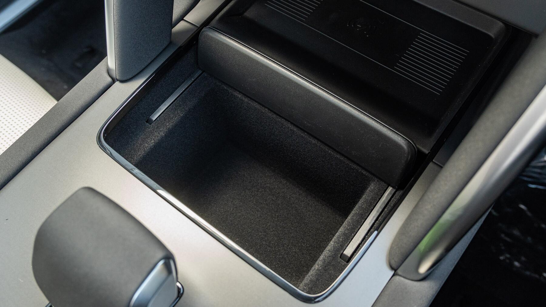 Land Rover Discovery Sport view 41