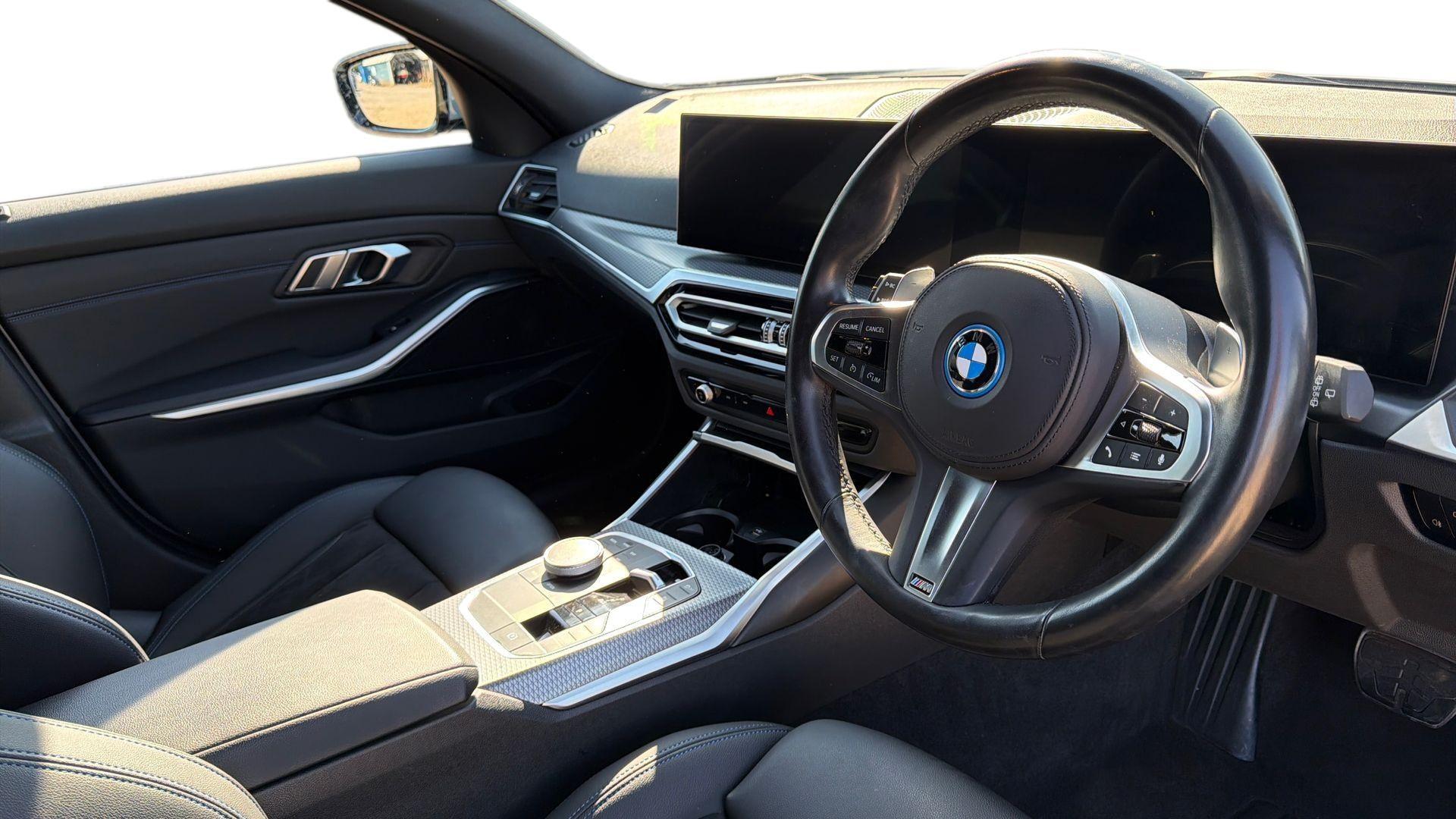 BMW 3 Series view 6