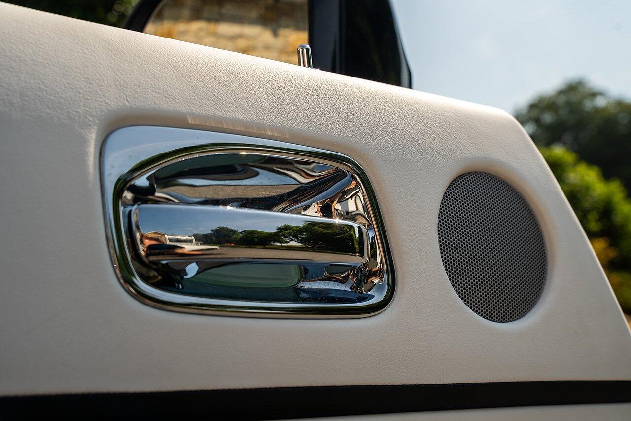 Rolls-Royce Dawn view 82