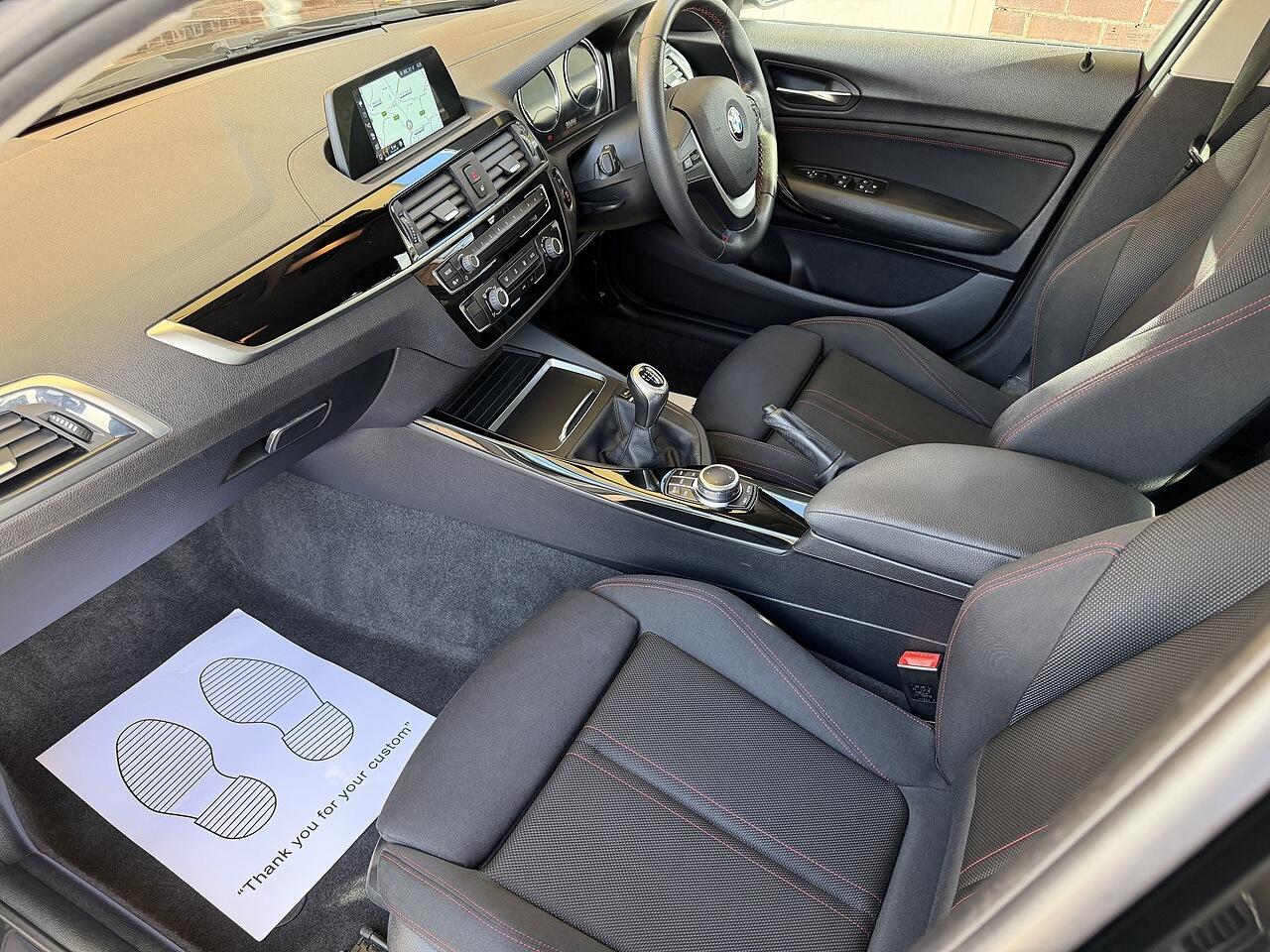 BMW 1 Series view 10