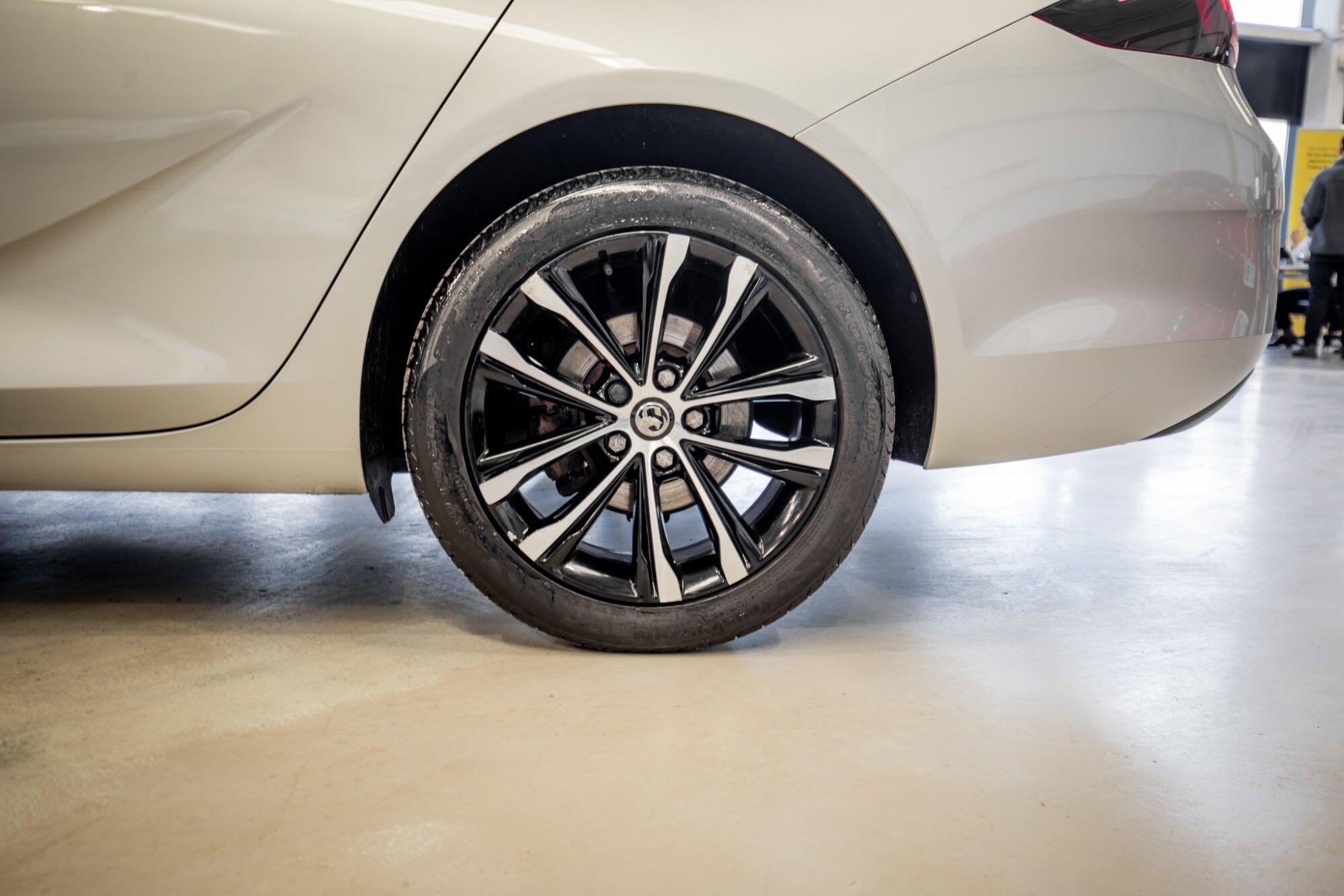 Vauxhall Insignia view 7