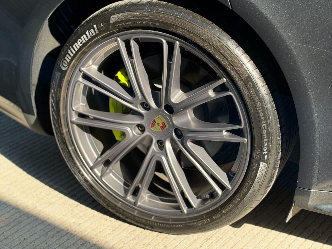 Porsche Panamera view 9