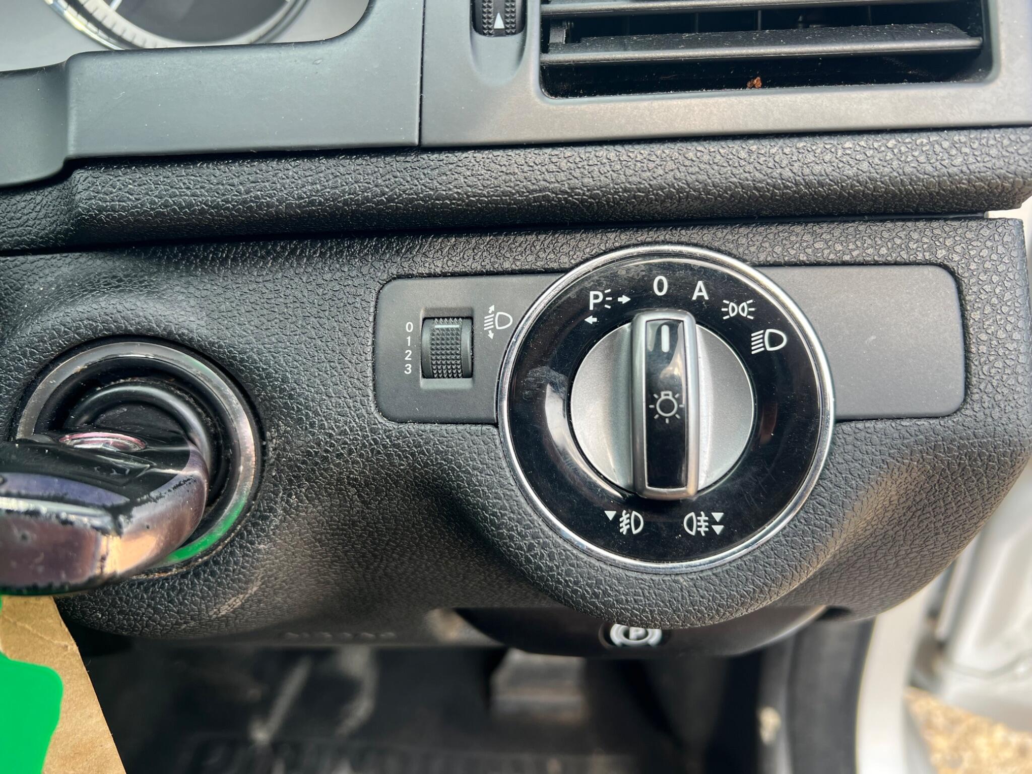 Mercedes-Benz C-Class view 43
