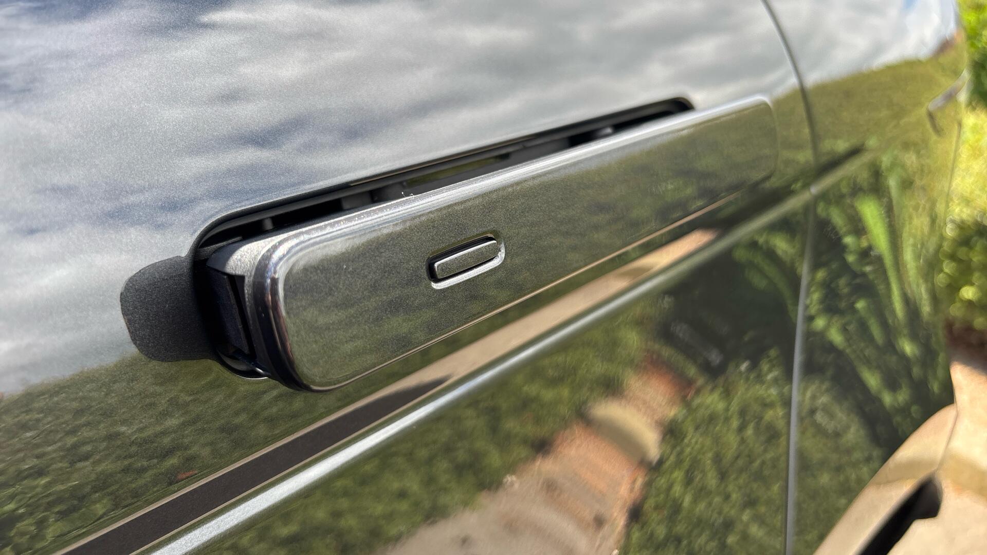 Land Rover Discovery Sport view 33