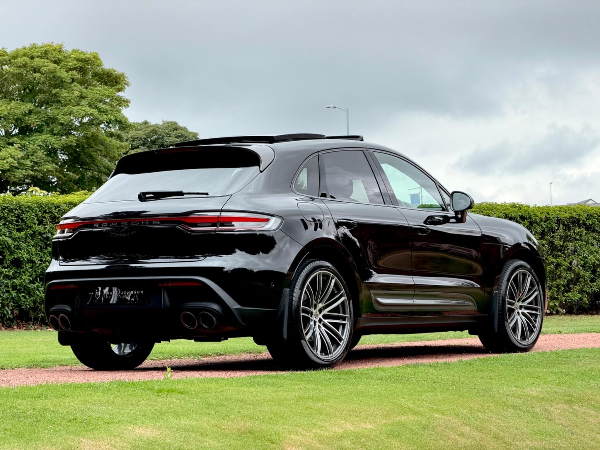 Porsche Macan view 4