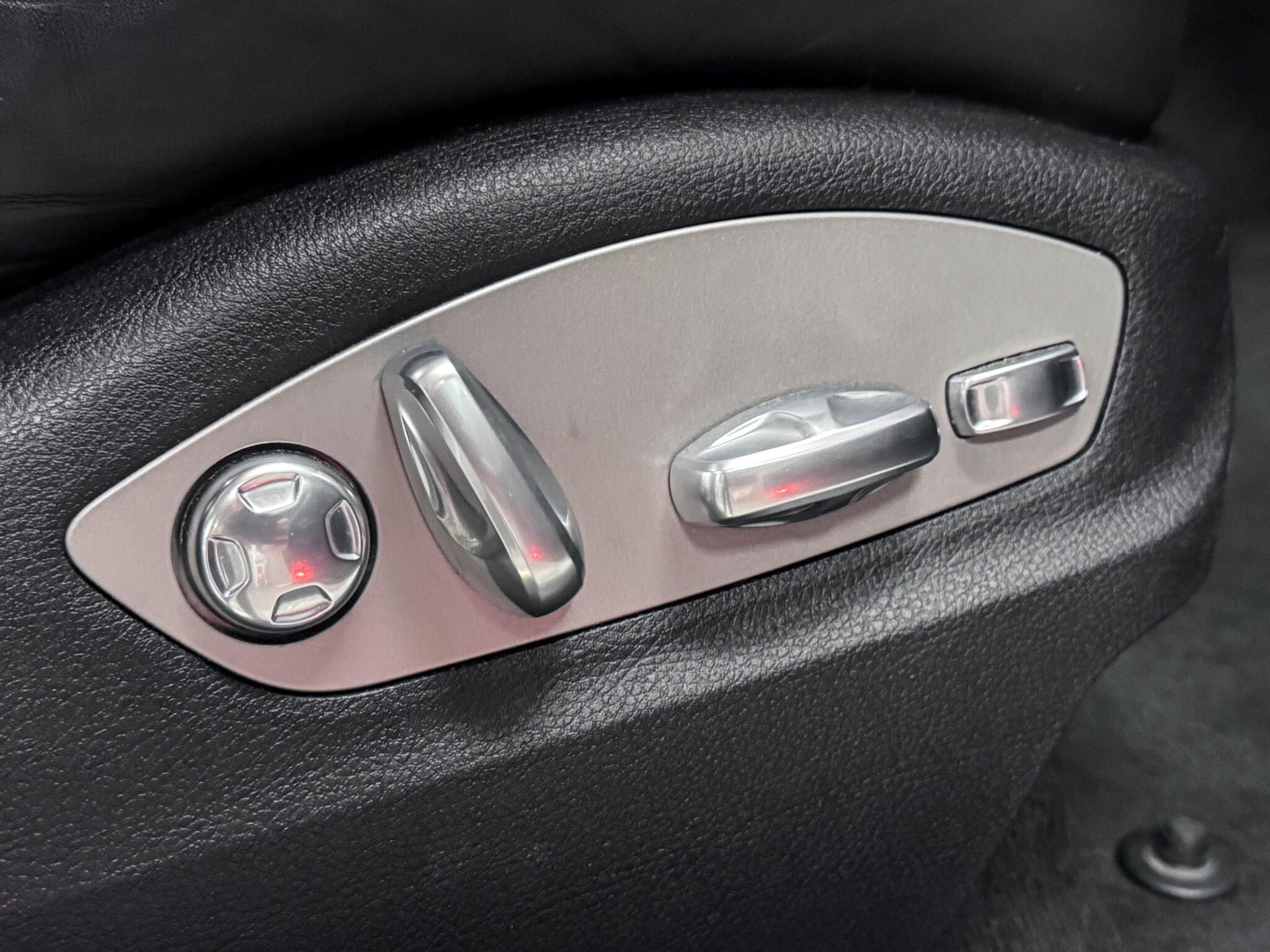 Porsche Macan view 24