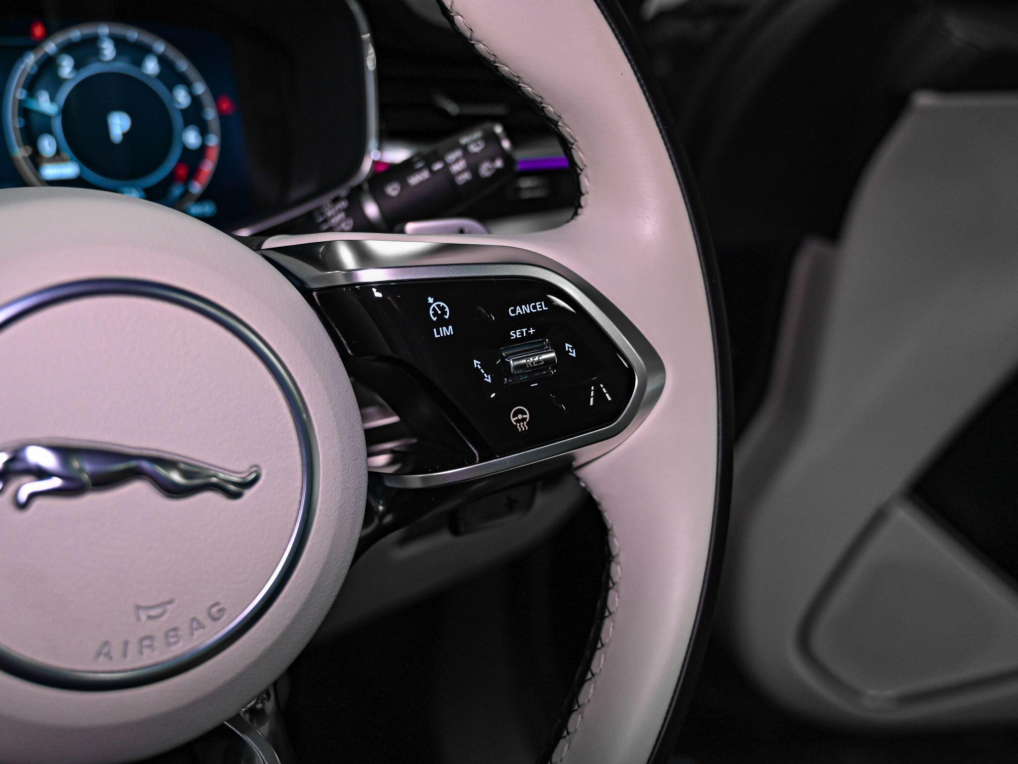 Jaguar F-Pace view 10