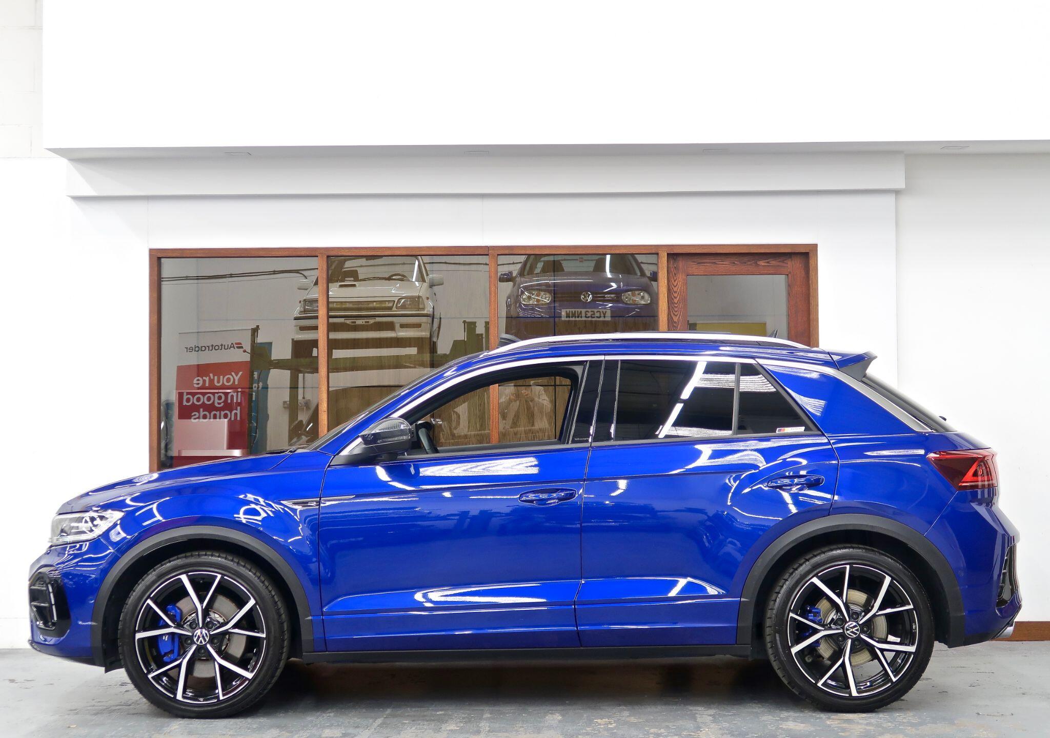 Volkswagen T-Roc view 4