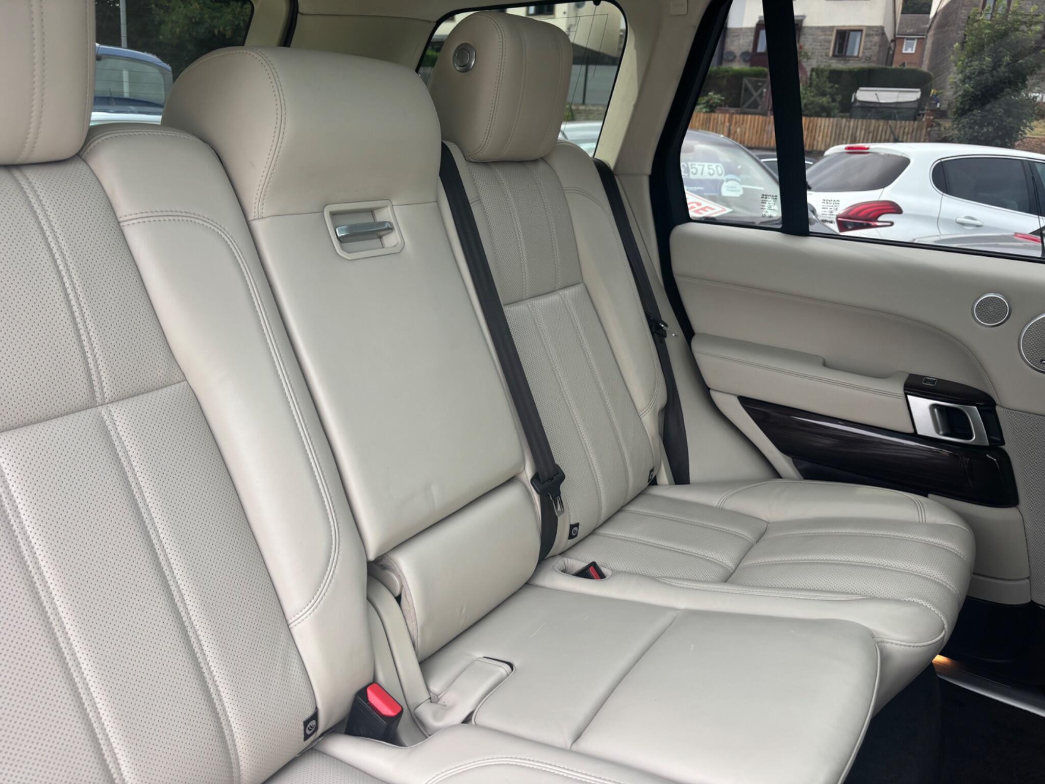 Land Rover Range Rover view 22
