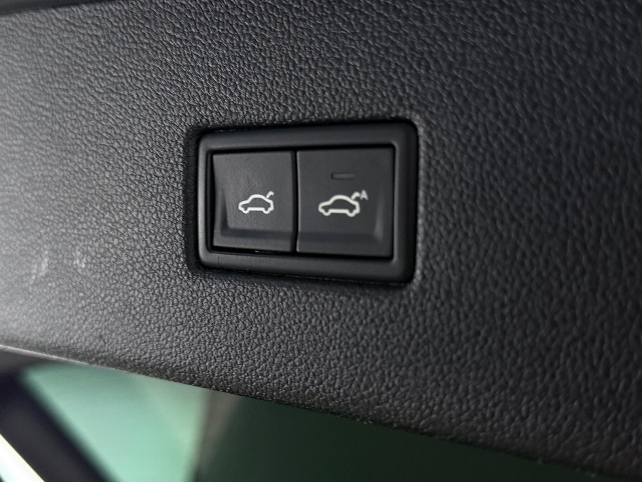 Volkswagen Tiguan view 11