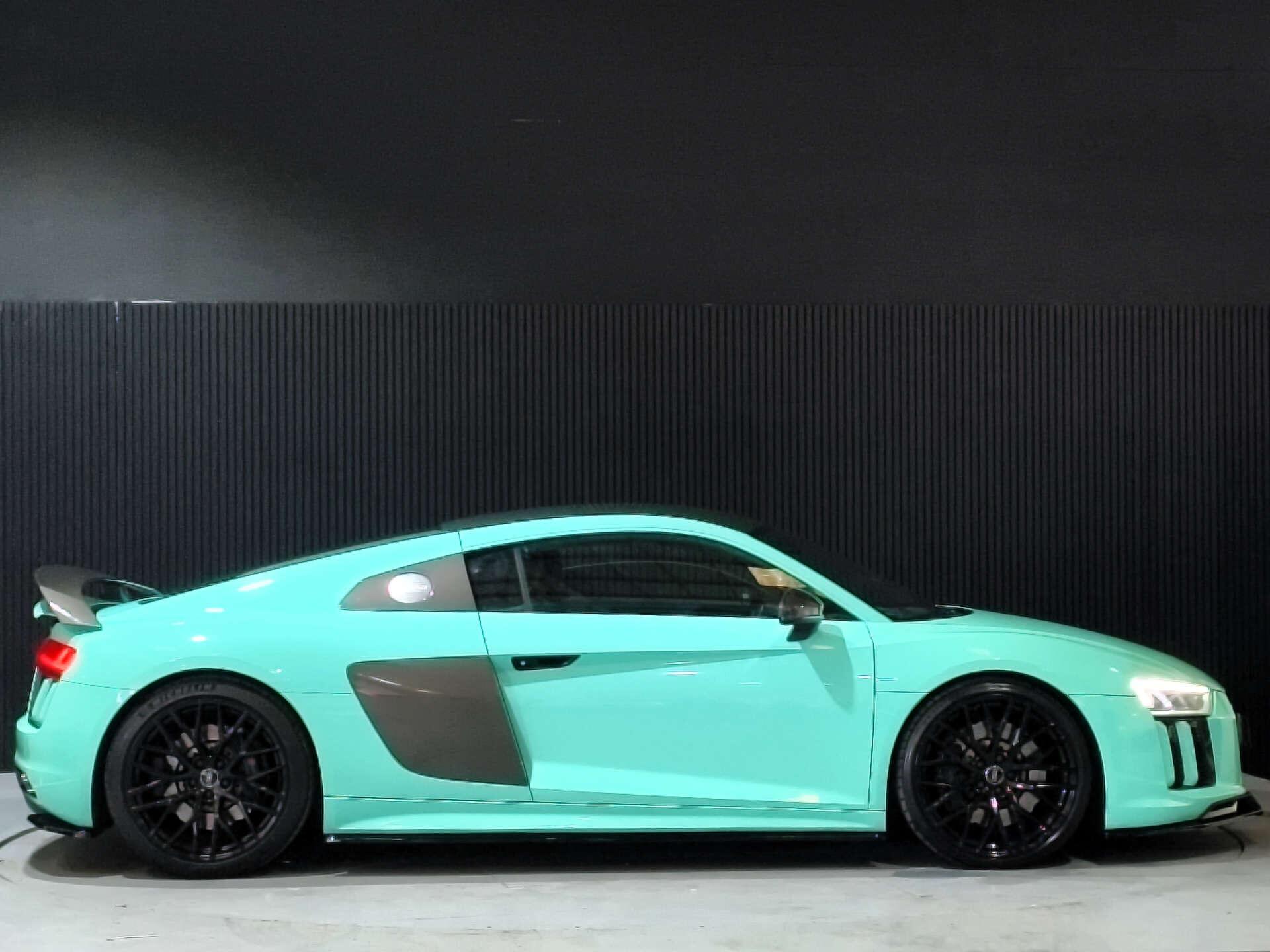 Audi R8 view 28