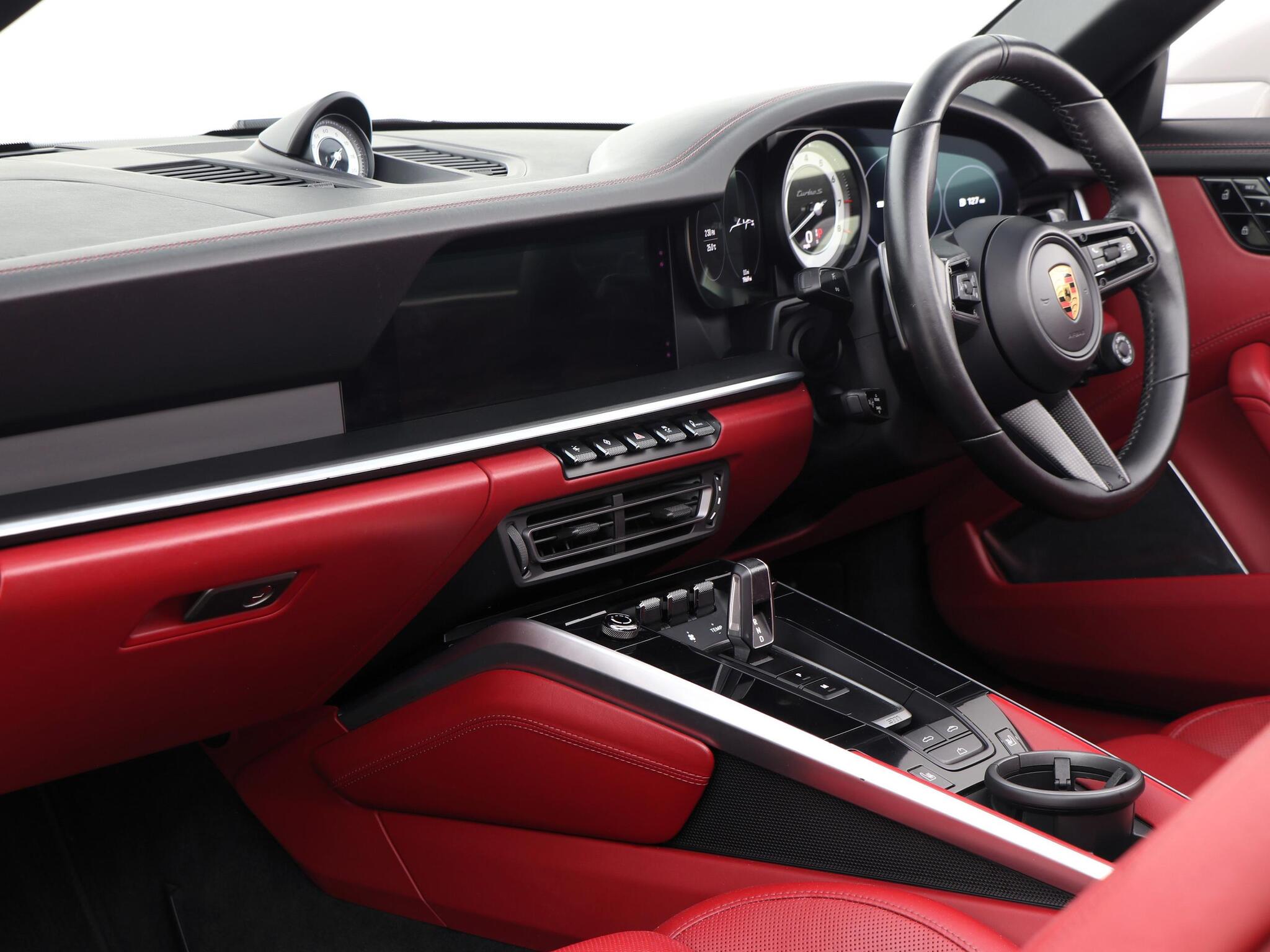 Porsche 911 view 3