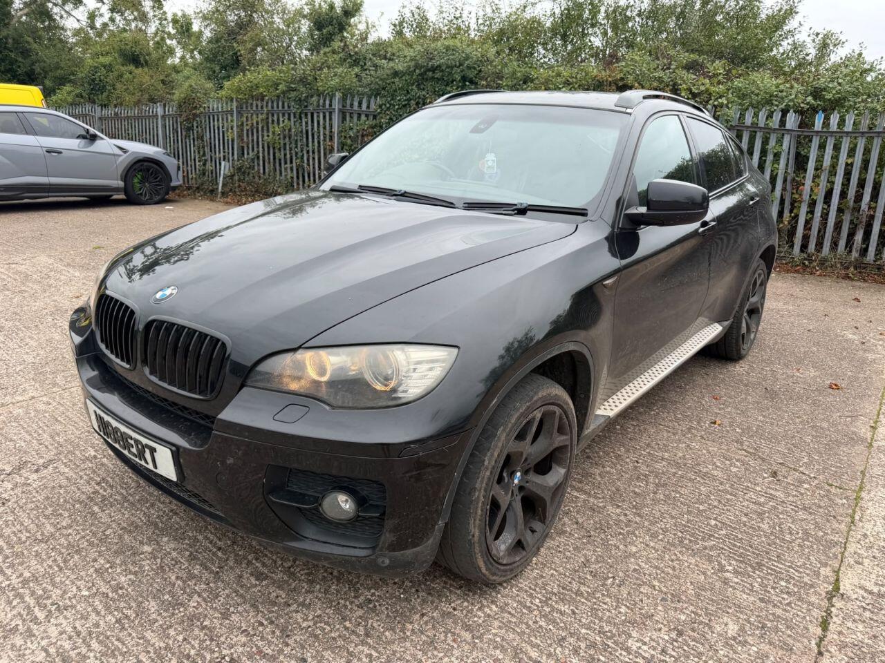 BMW X6 view 4
