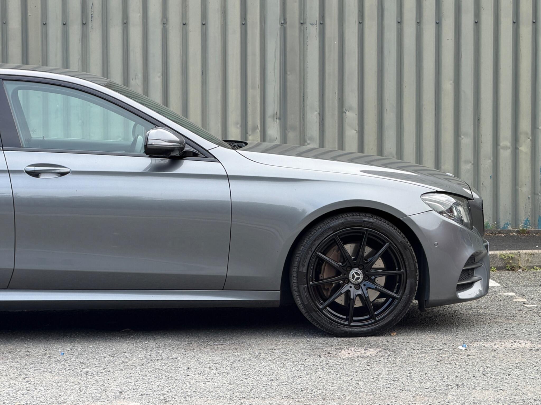 Mercedes-Benz E Class view 22