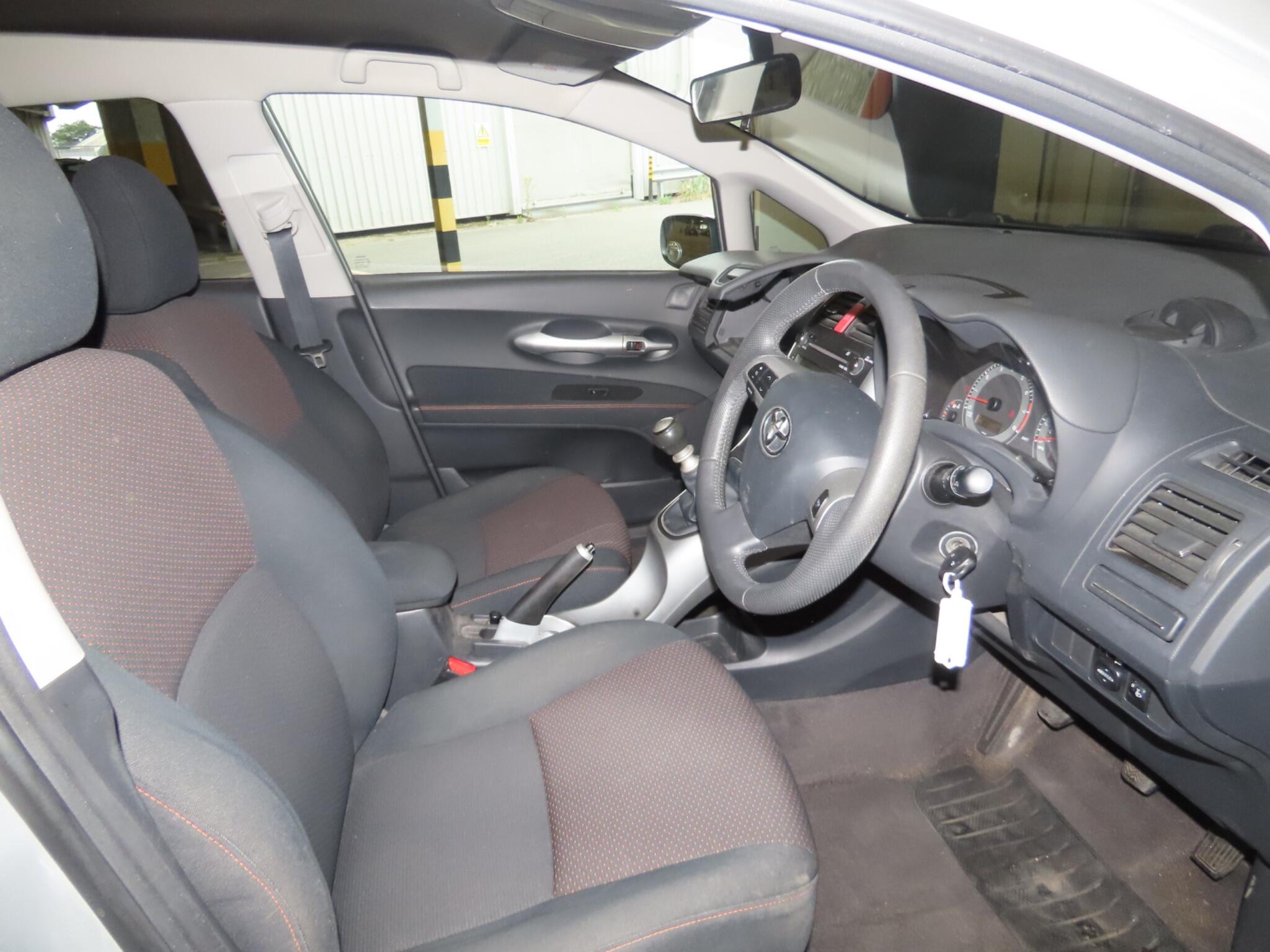 Toyota Auris view 7