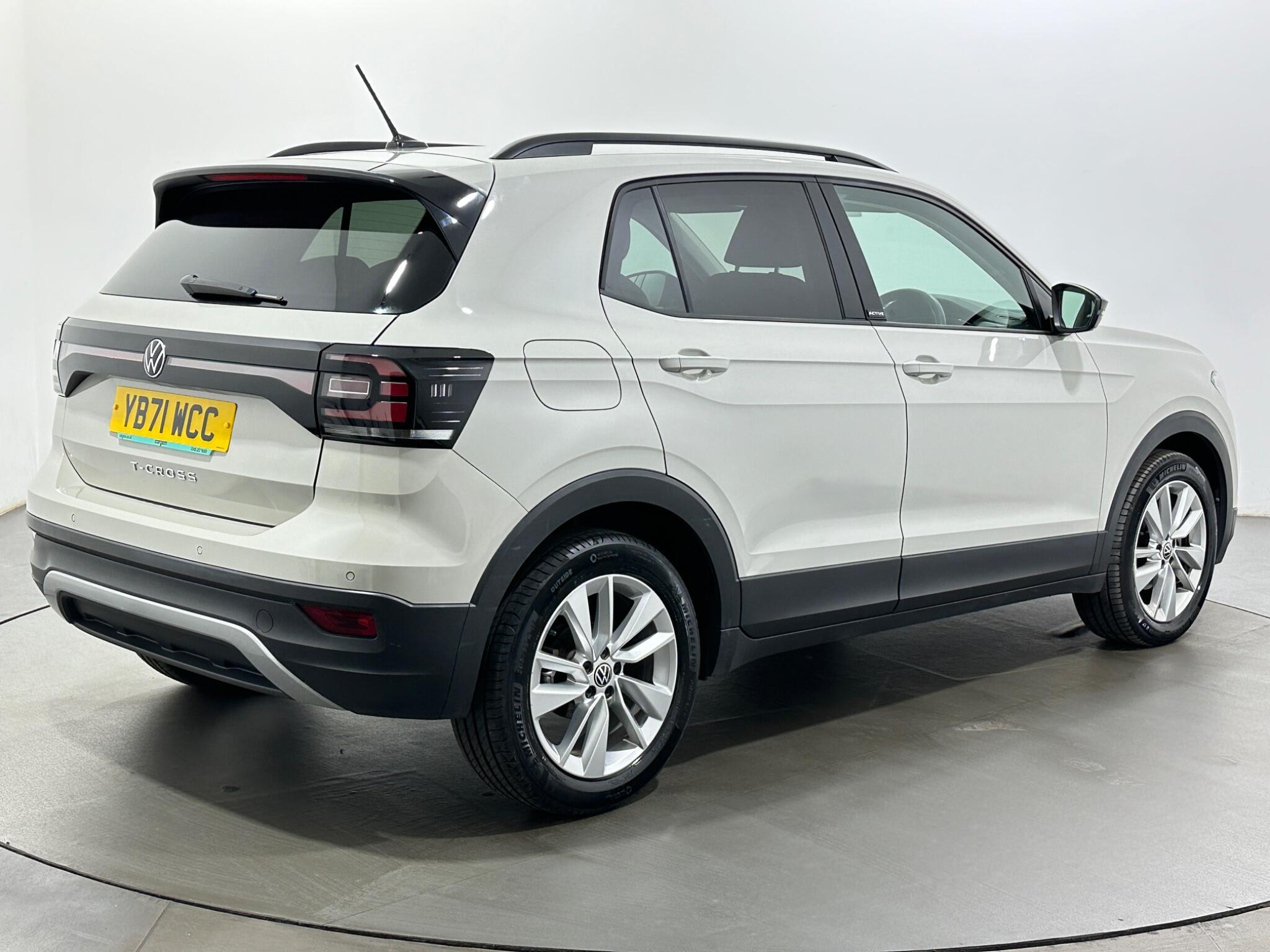 Volkswagen T-Cross view 8