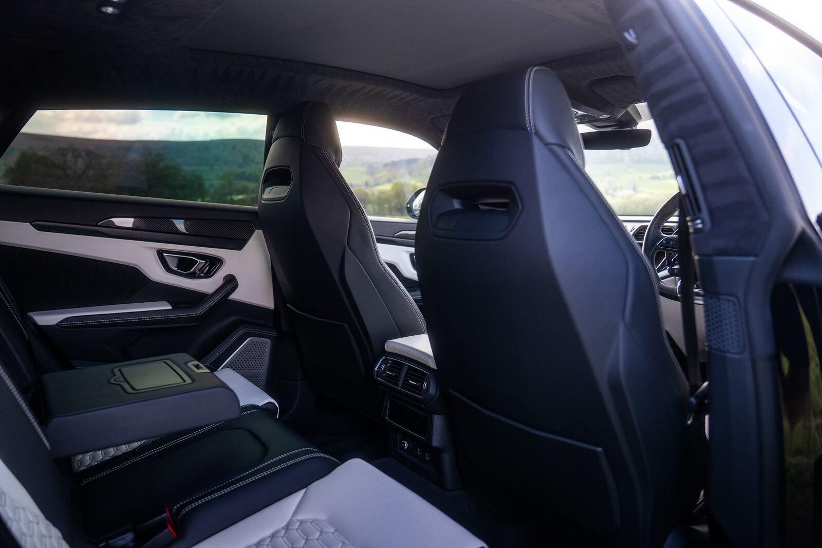 Lamborghini Urus view 30