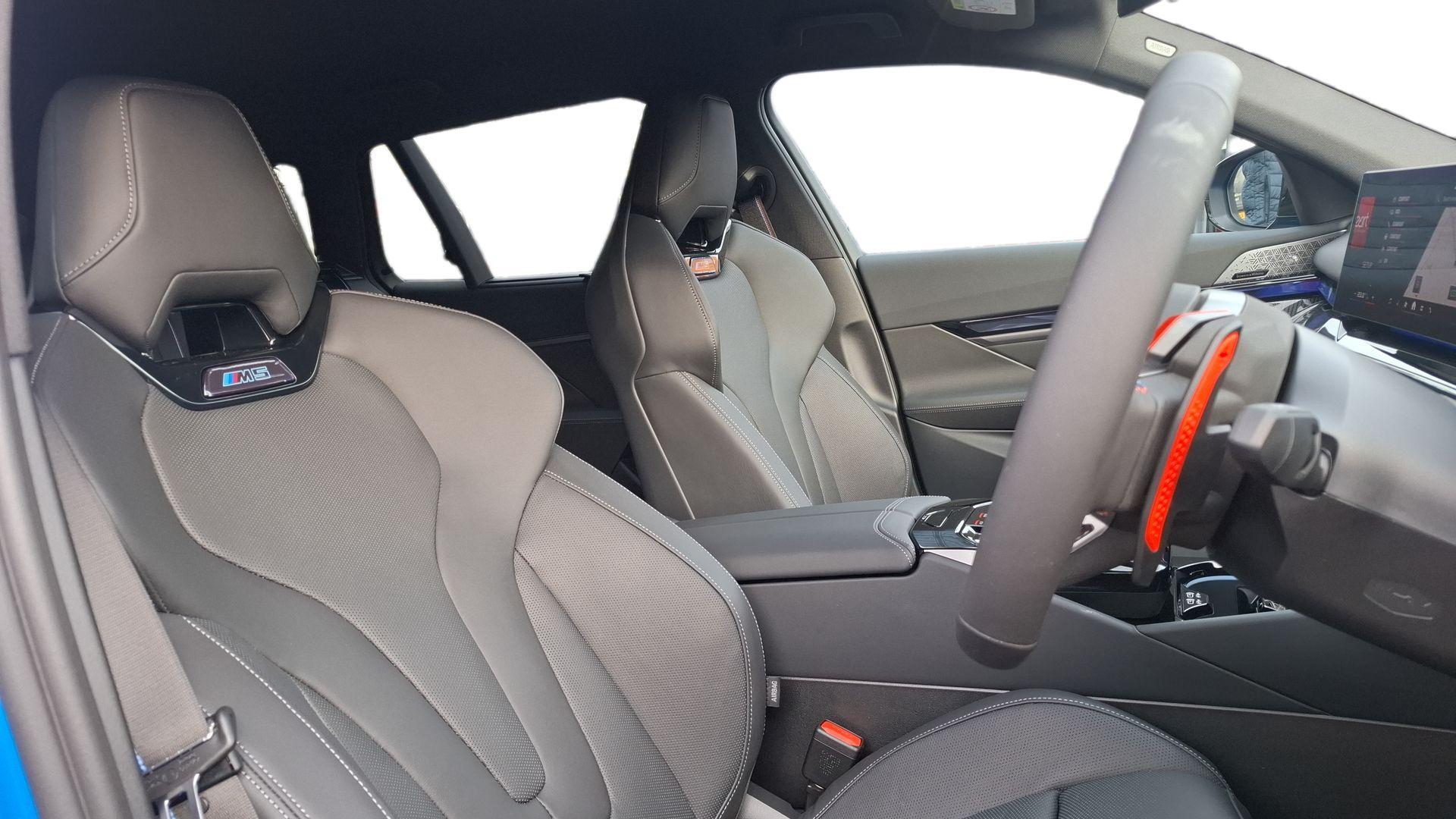 BMW M5 view 11