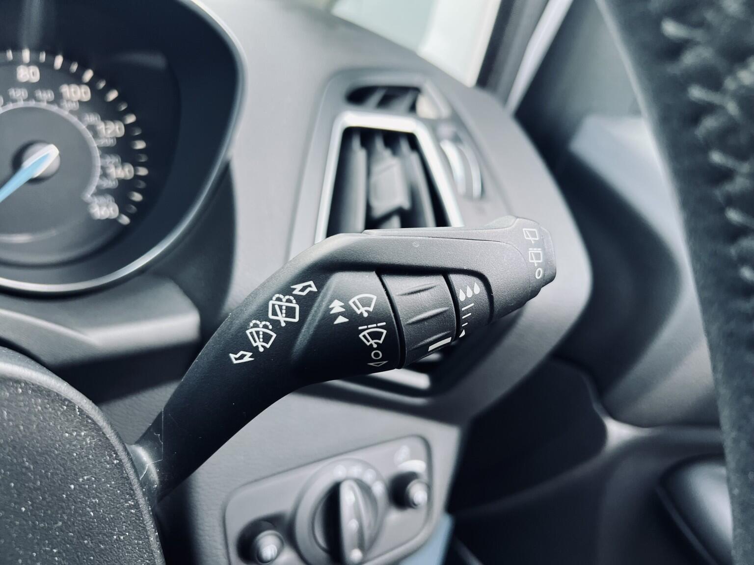 Ford C-Max view 31