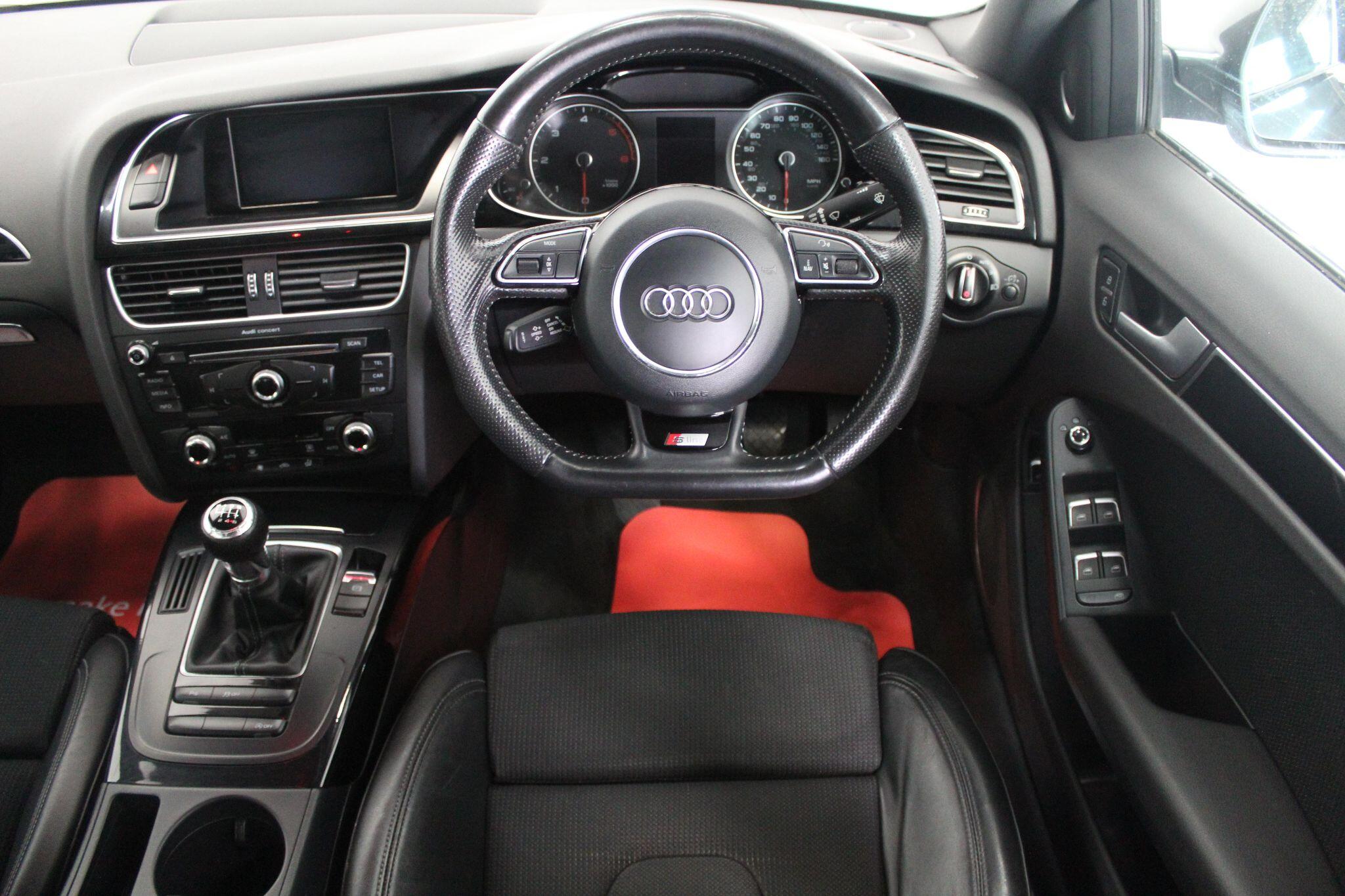 Audi A4 view 43