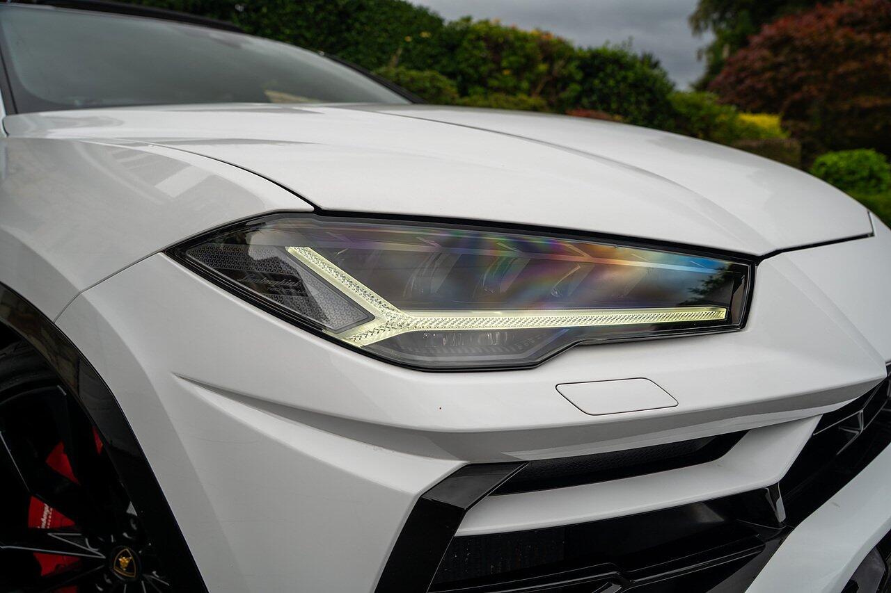 Lamborghini Urus view 27