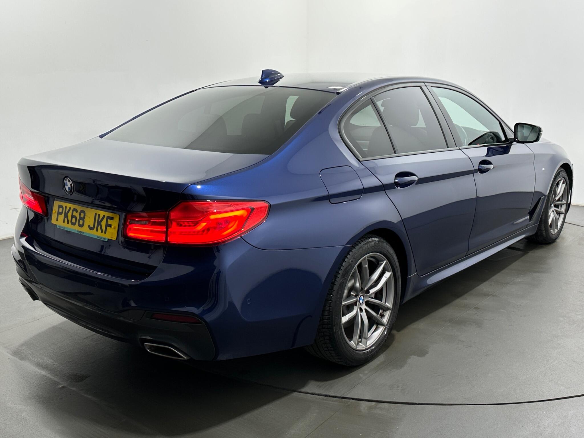 BMW 5 Series view 50