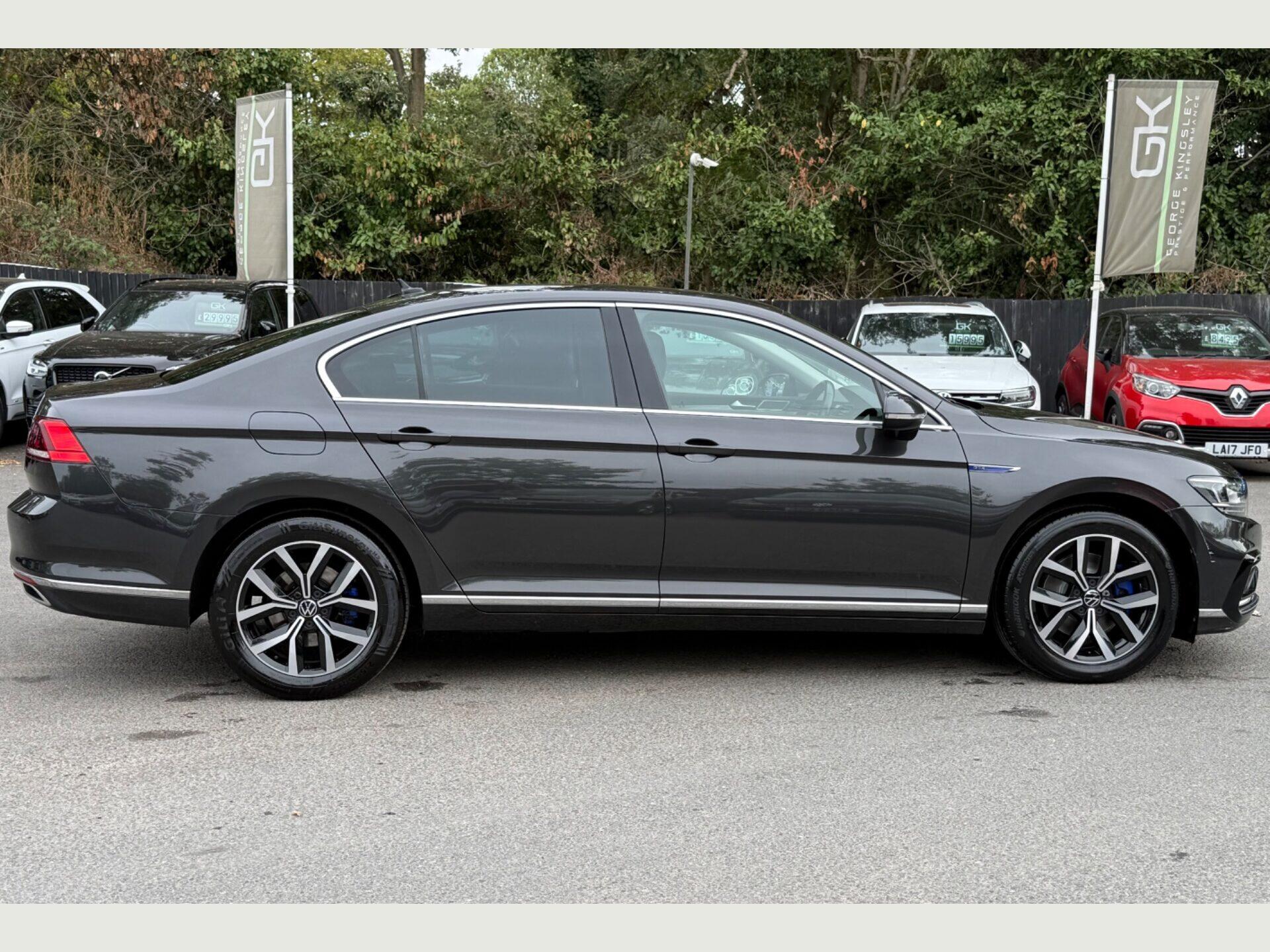 Volkswagen Passat view 5