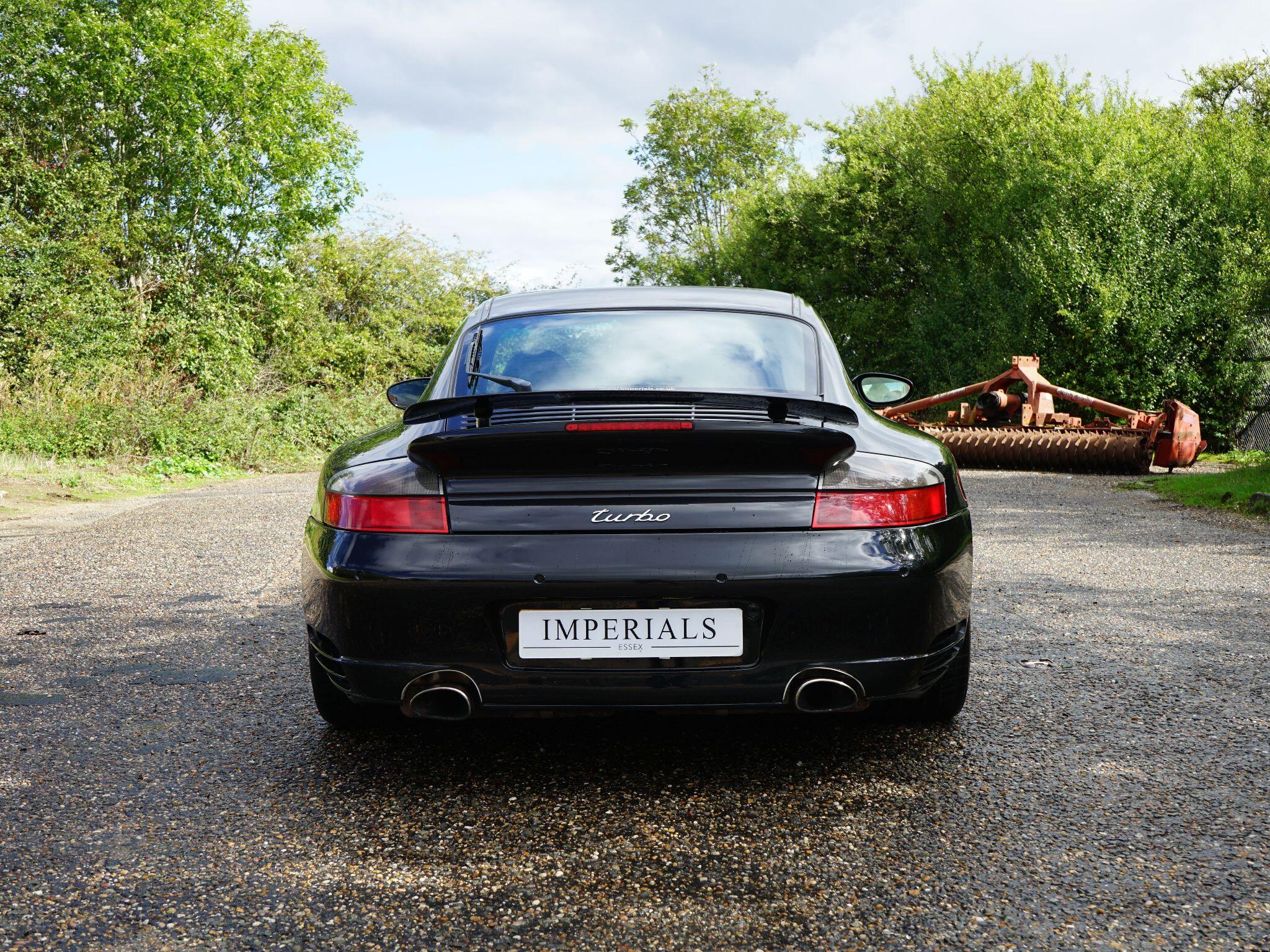 Porsche 911 view 11