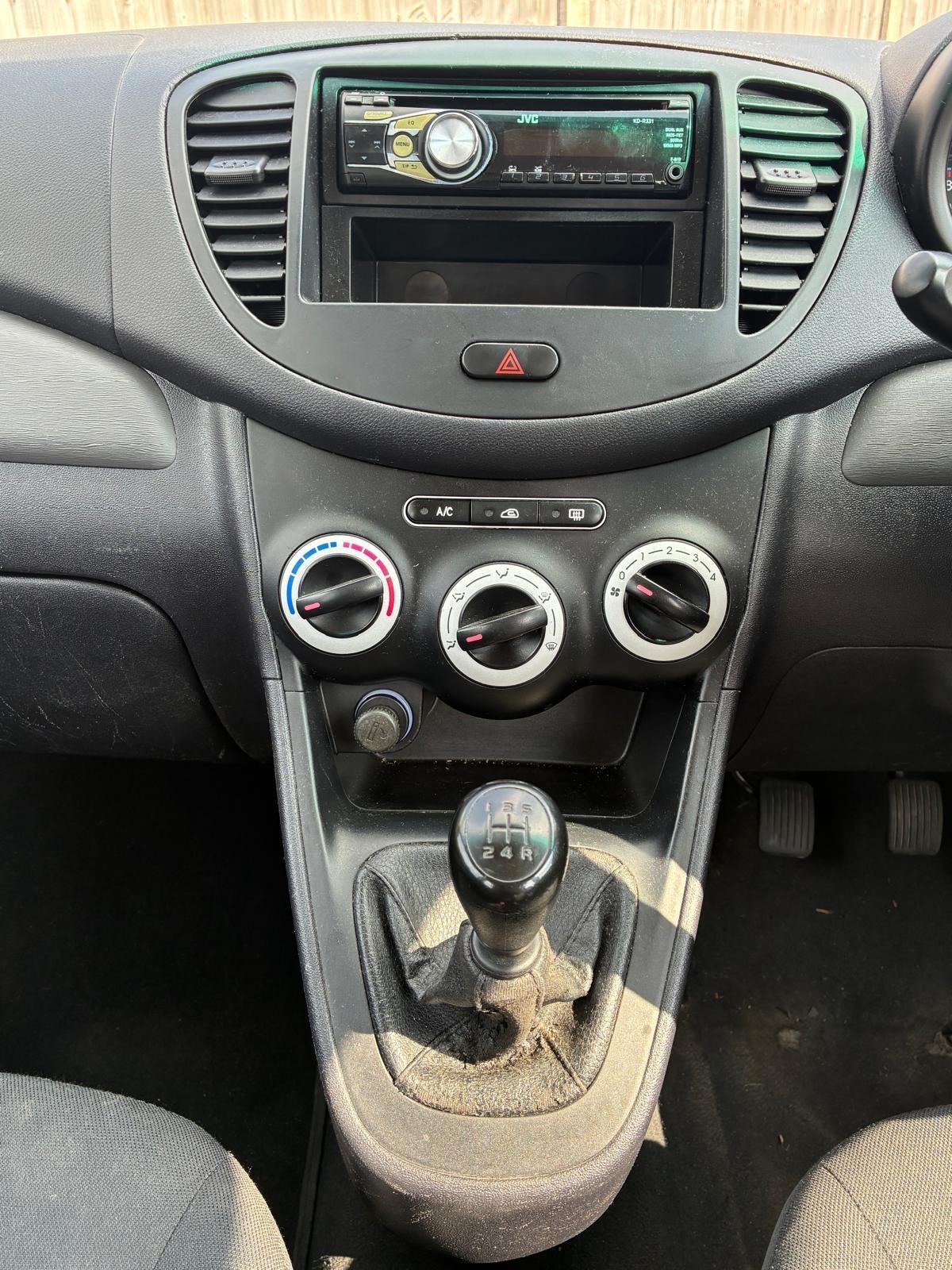 Hyundai i10 view 18