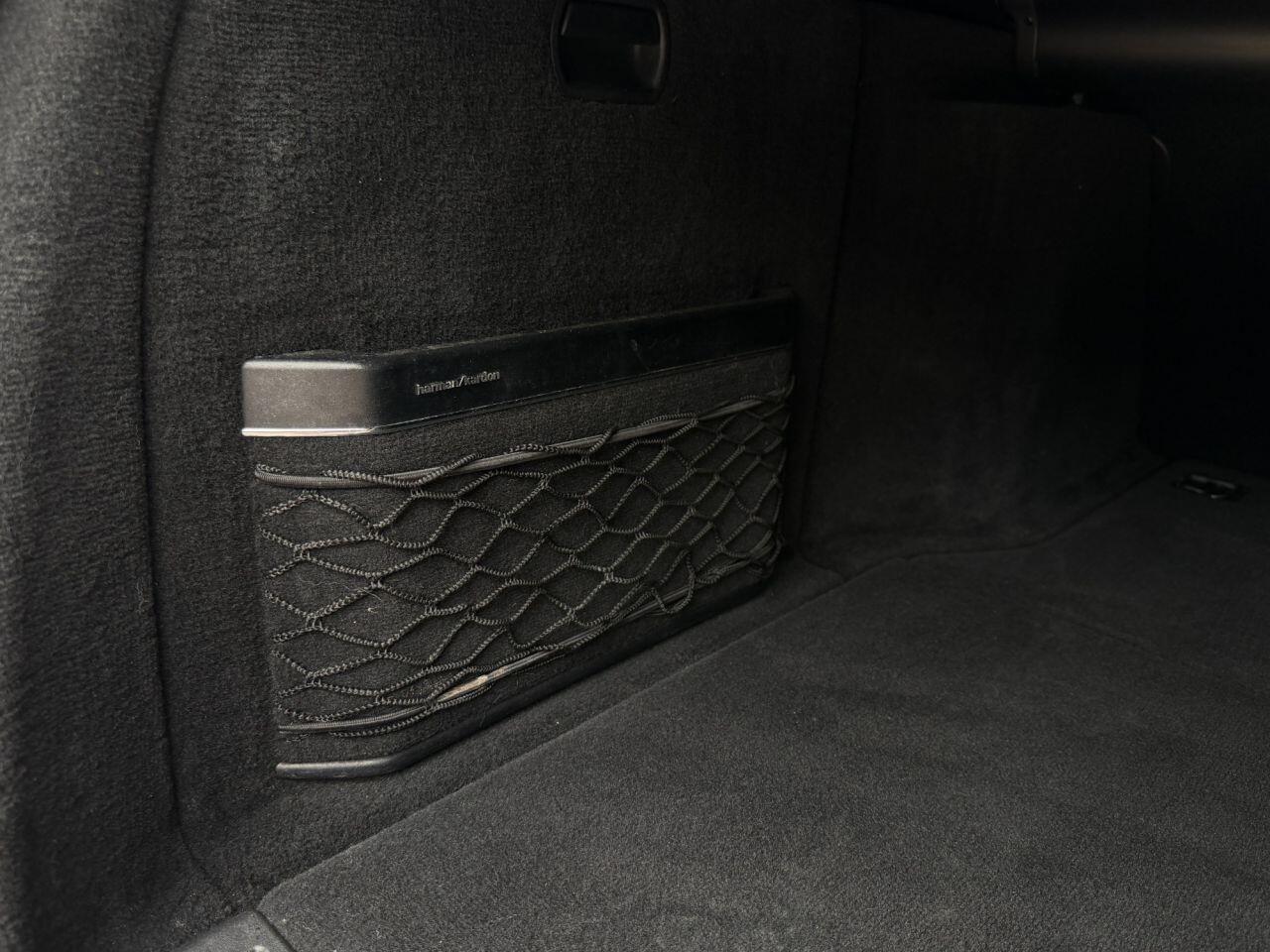 Mercedes-Benz C Class view 41