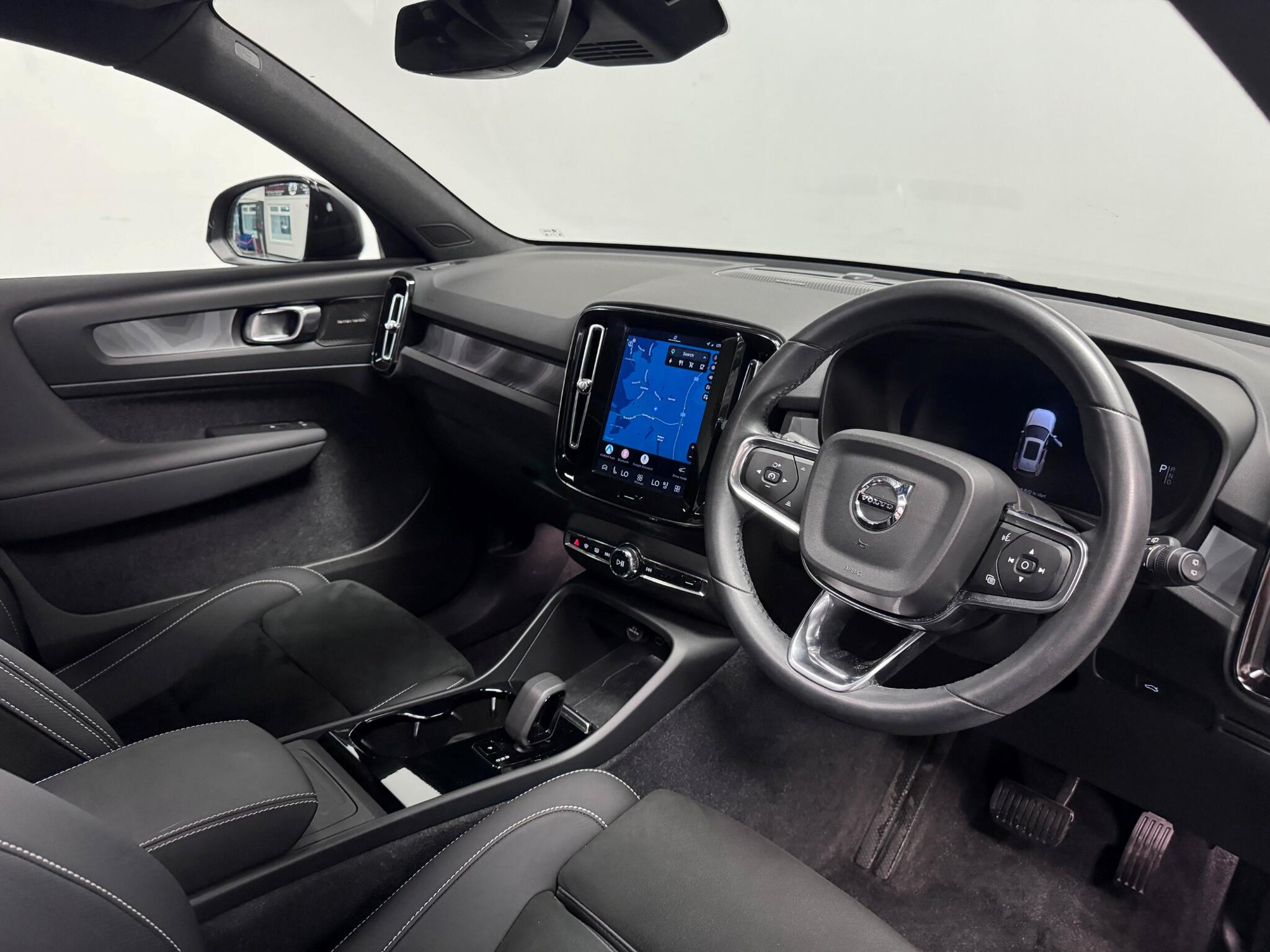Volvo XC40 view 35