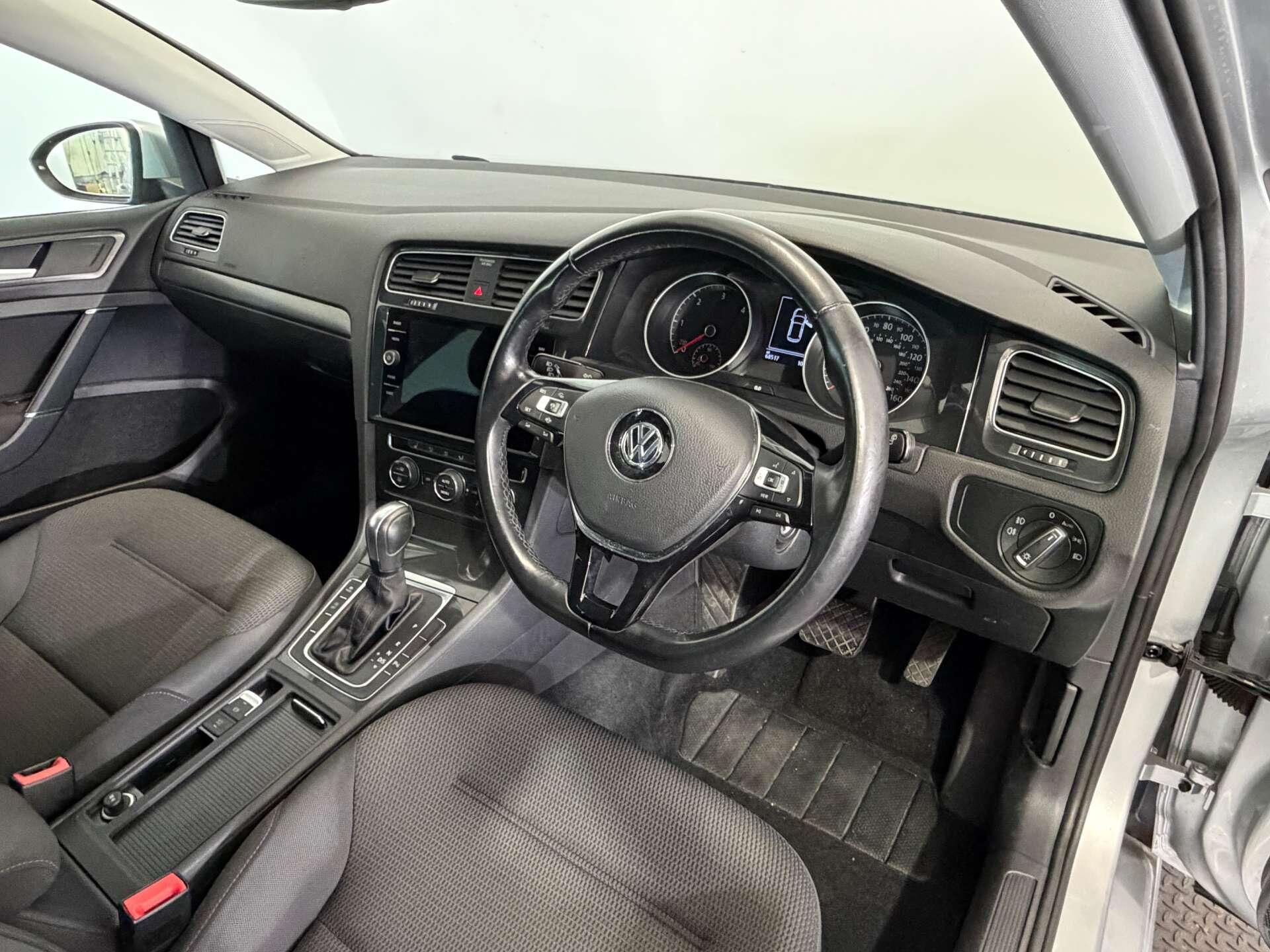 Volkswagen Golf view 14