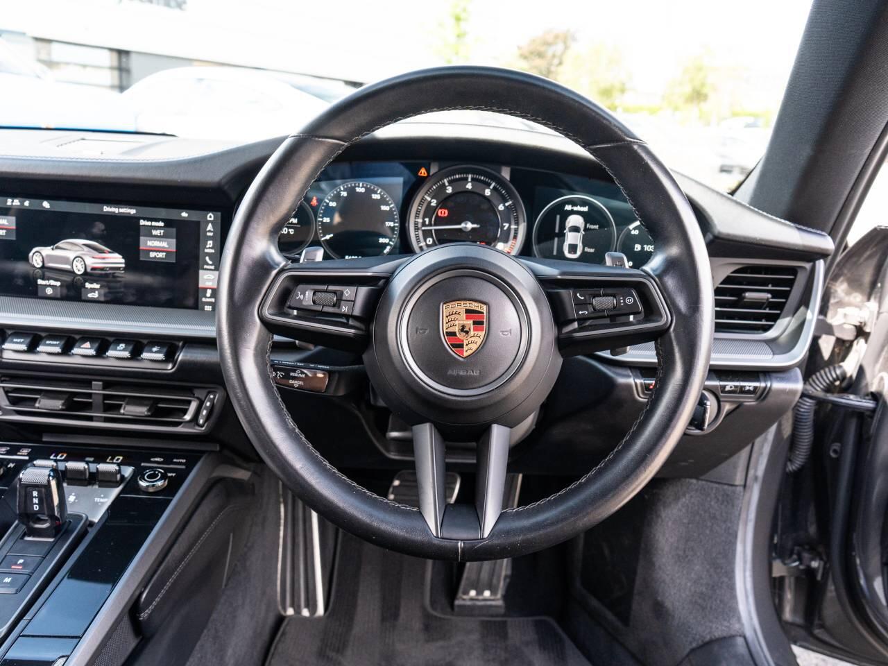Porsche 911 view 17