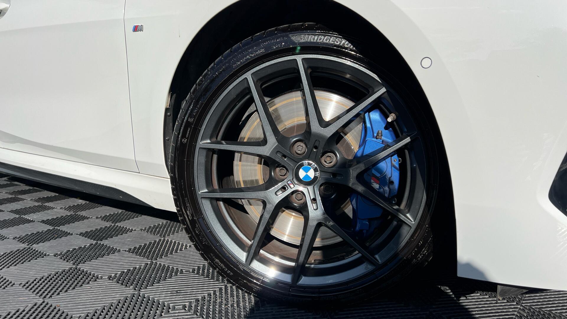BMW 2 Series view 25