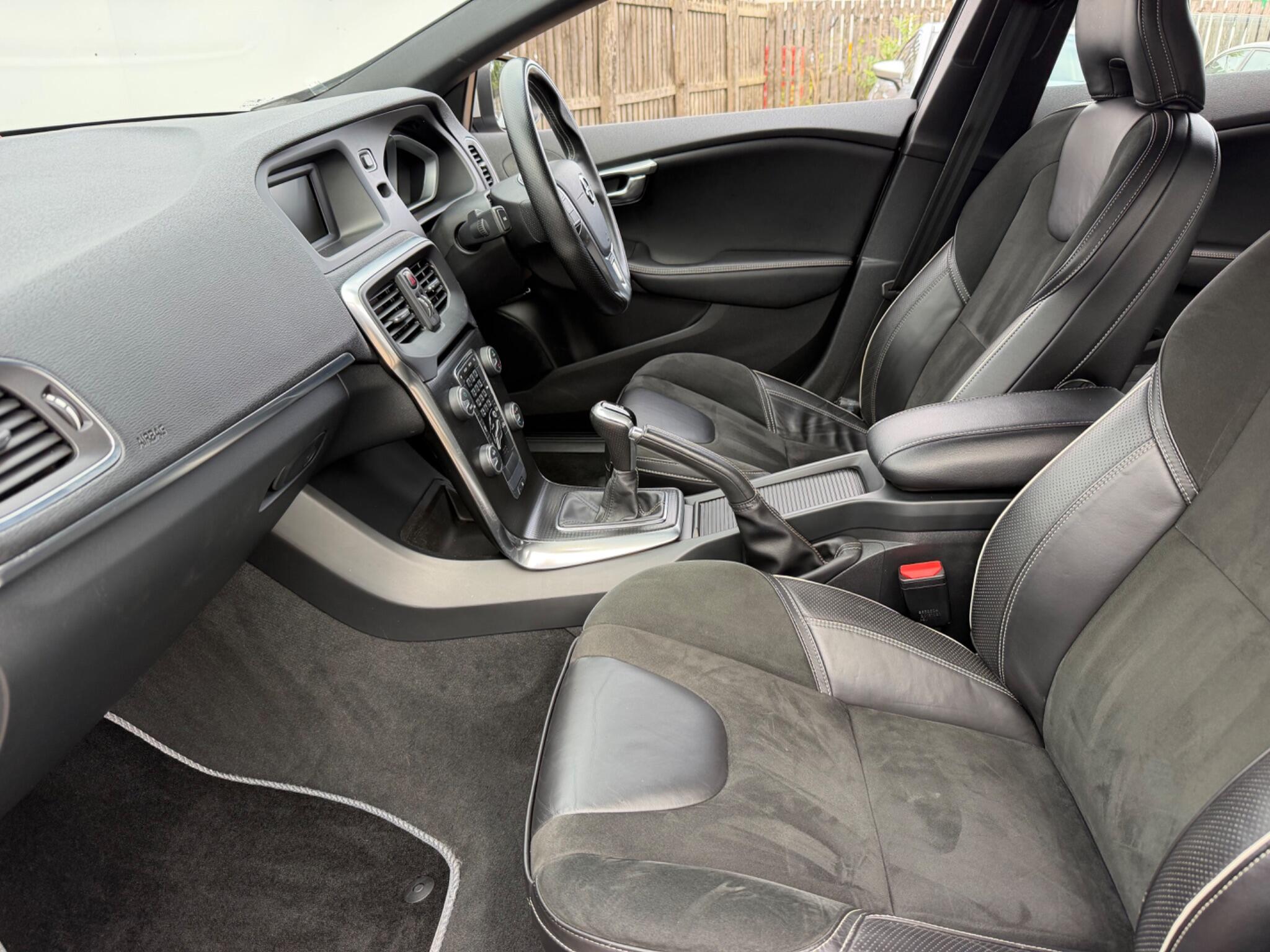 Volvo V40 view 27