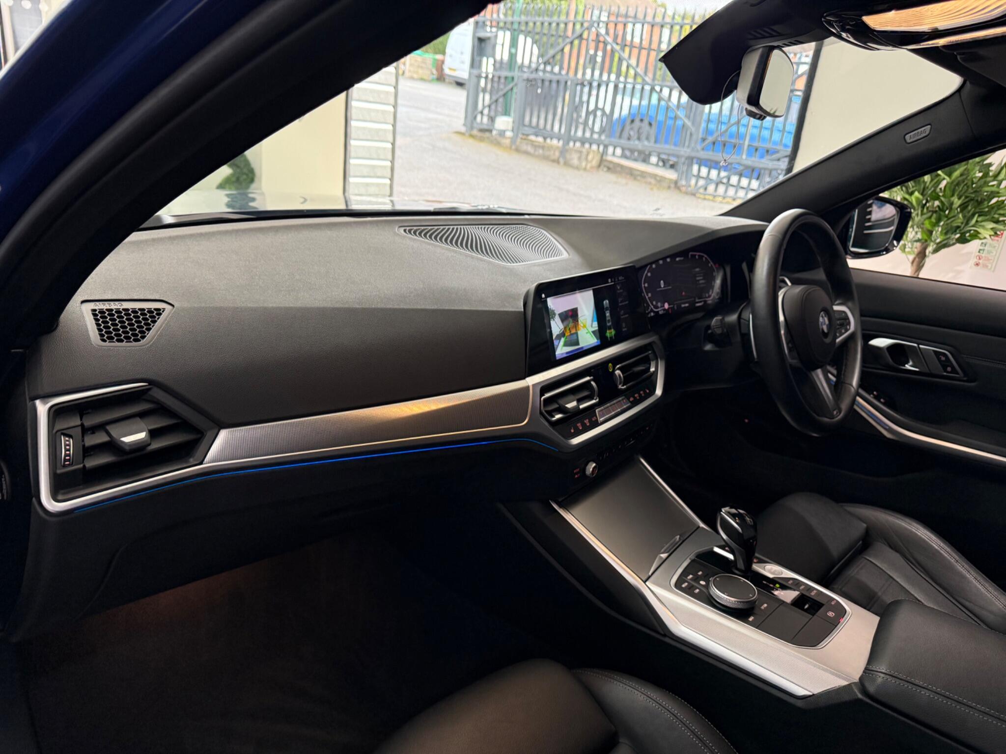 BMW 3 Series view 32