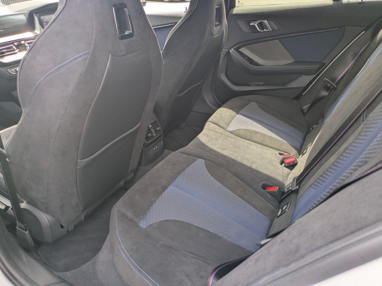 BMW 1 Series view 10