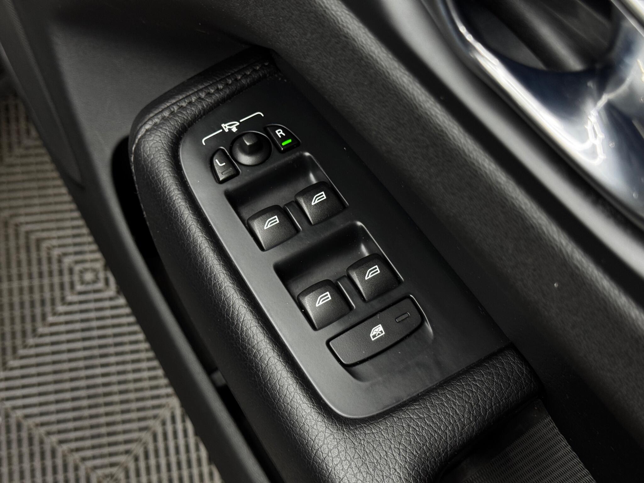 Volvo XC60 view 41