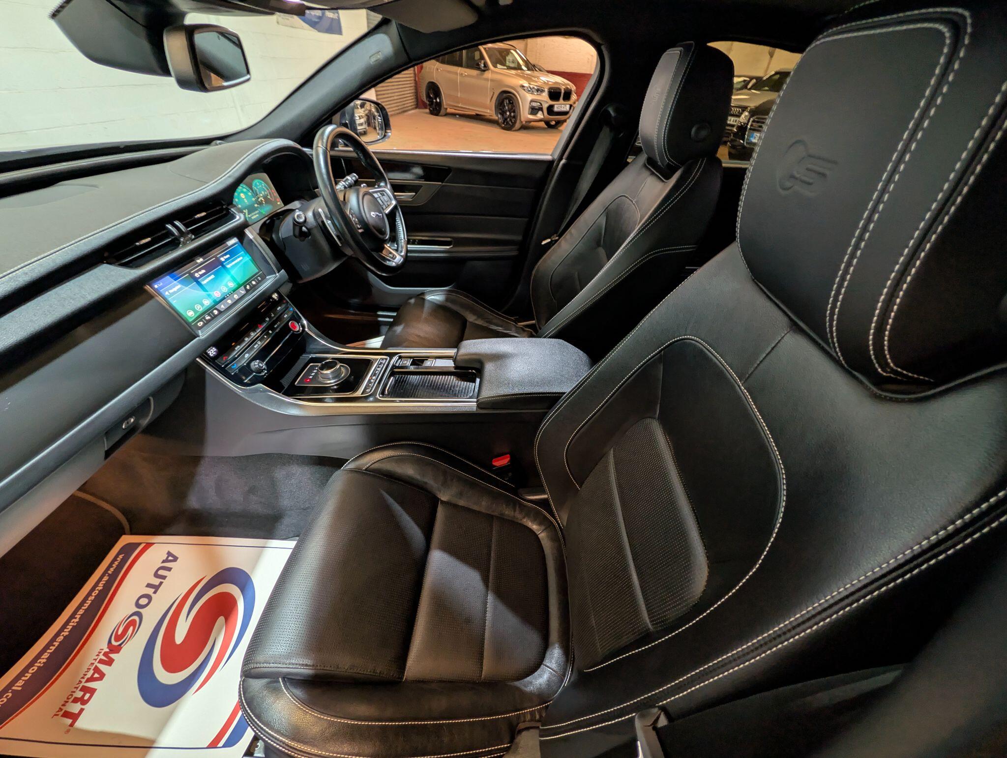 Jaguar XF view 75