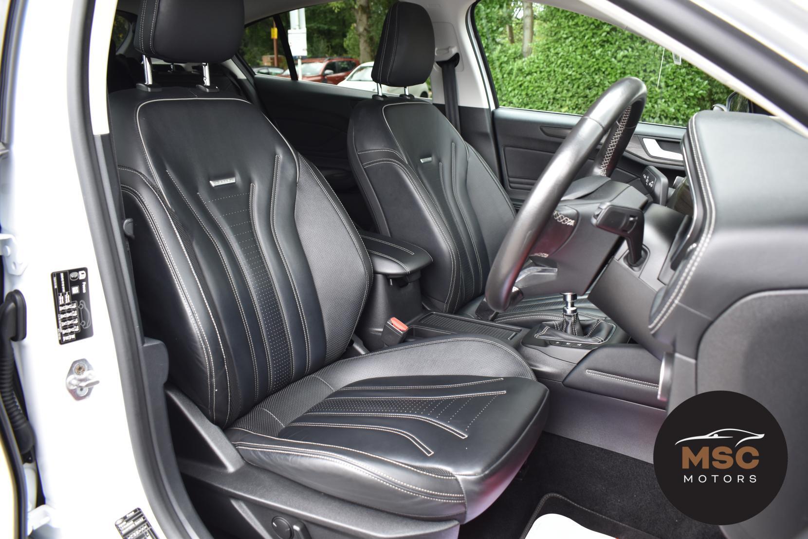 Ford Focus view 33