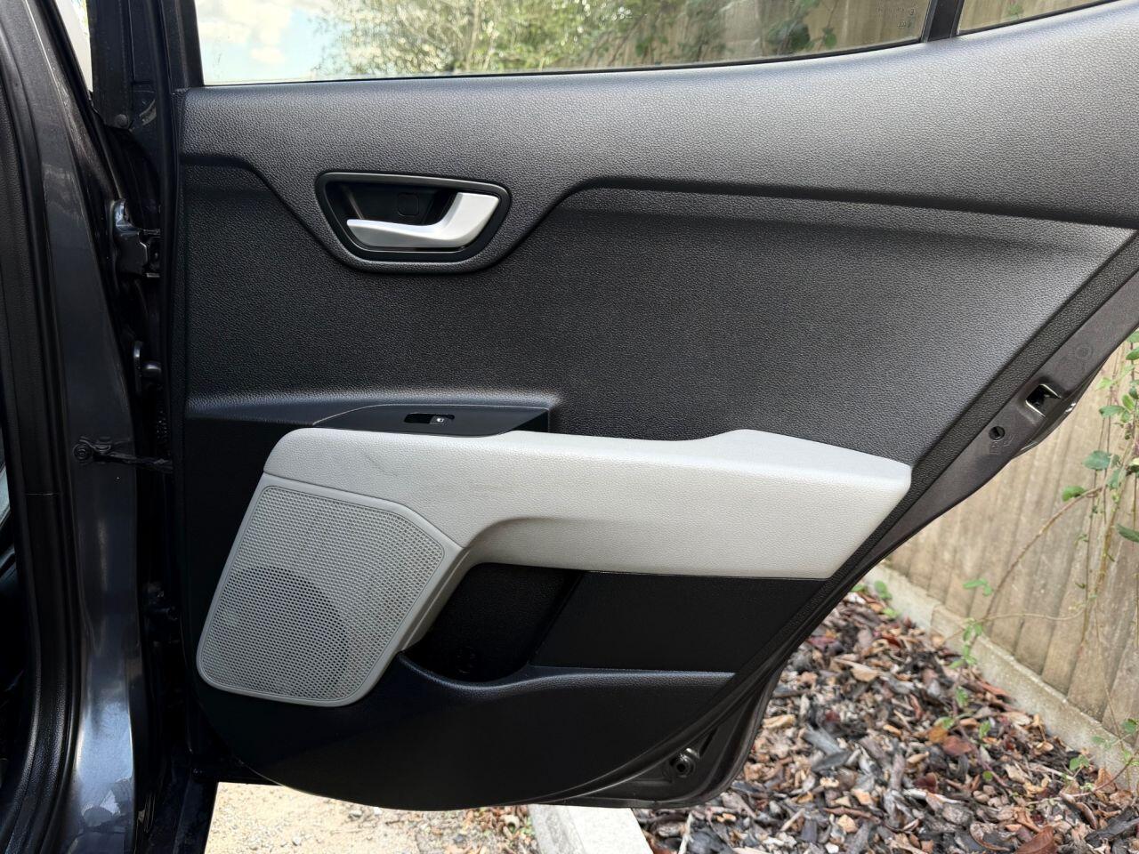 Kia Stonic view 11