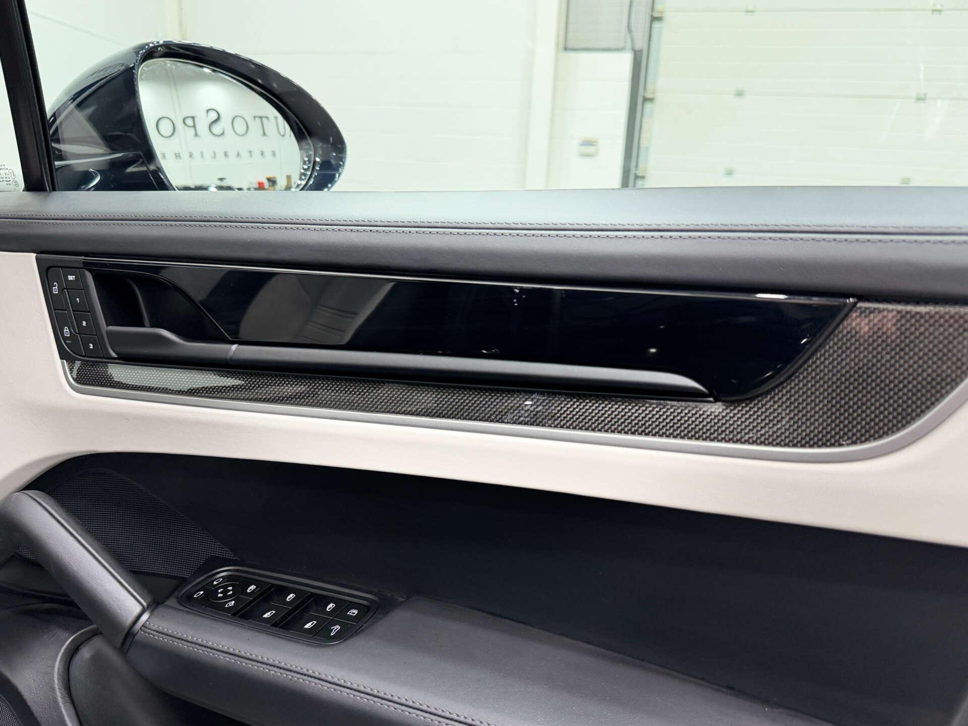 Porsche Cayenne view 41